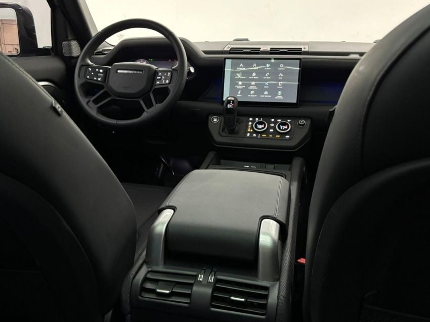 LAND ROVER DEFENDER 2023/20249