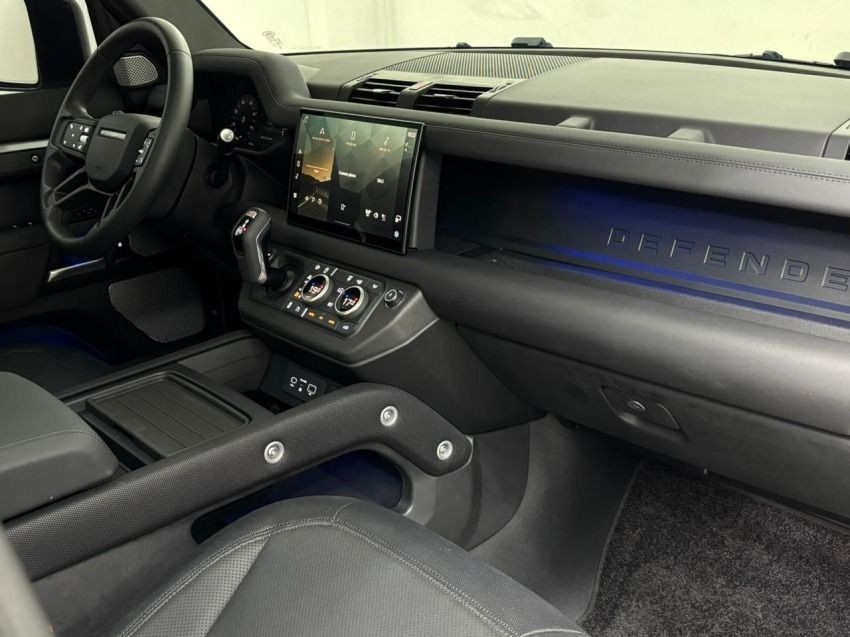LAND ROVER DEFENDER 2023/20248