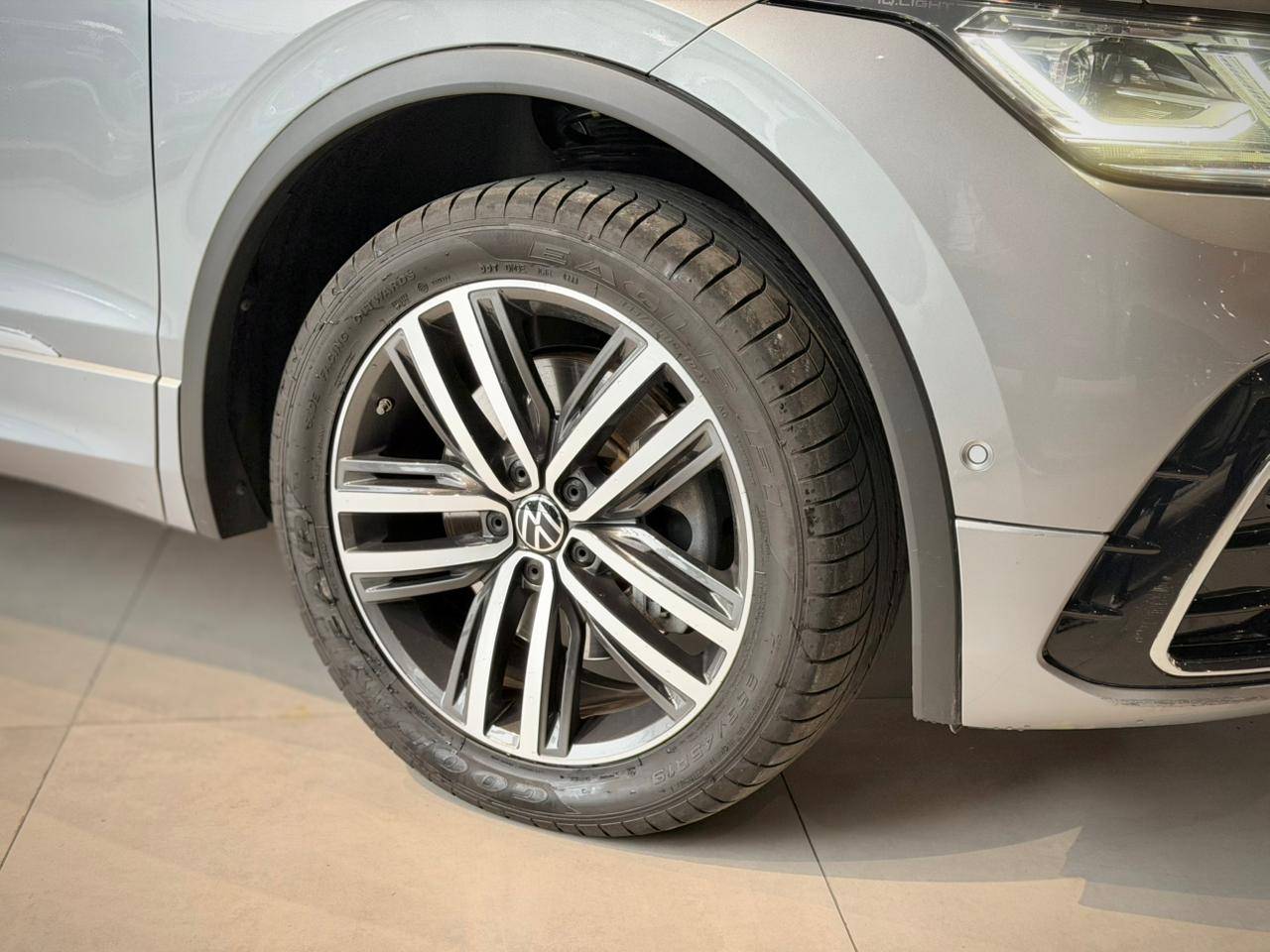 TIGUAN 2.0 300 TSI ALLSPACE R-LINE16