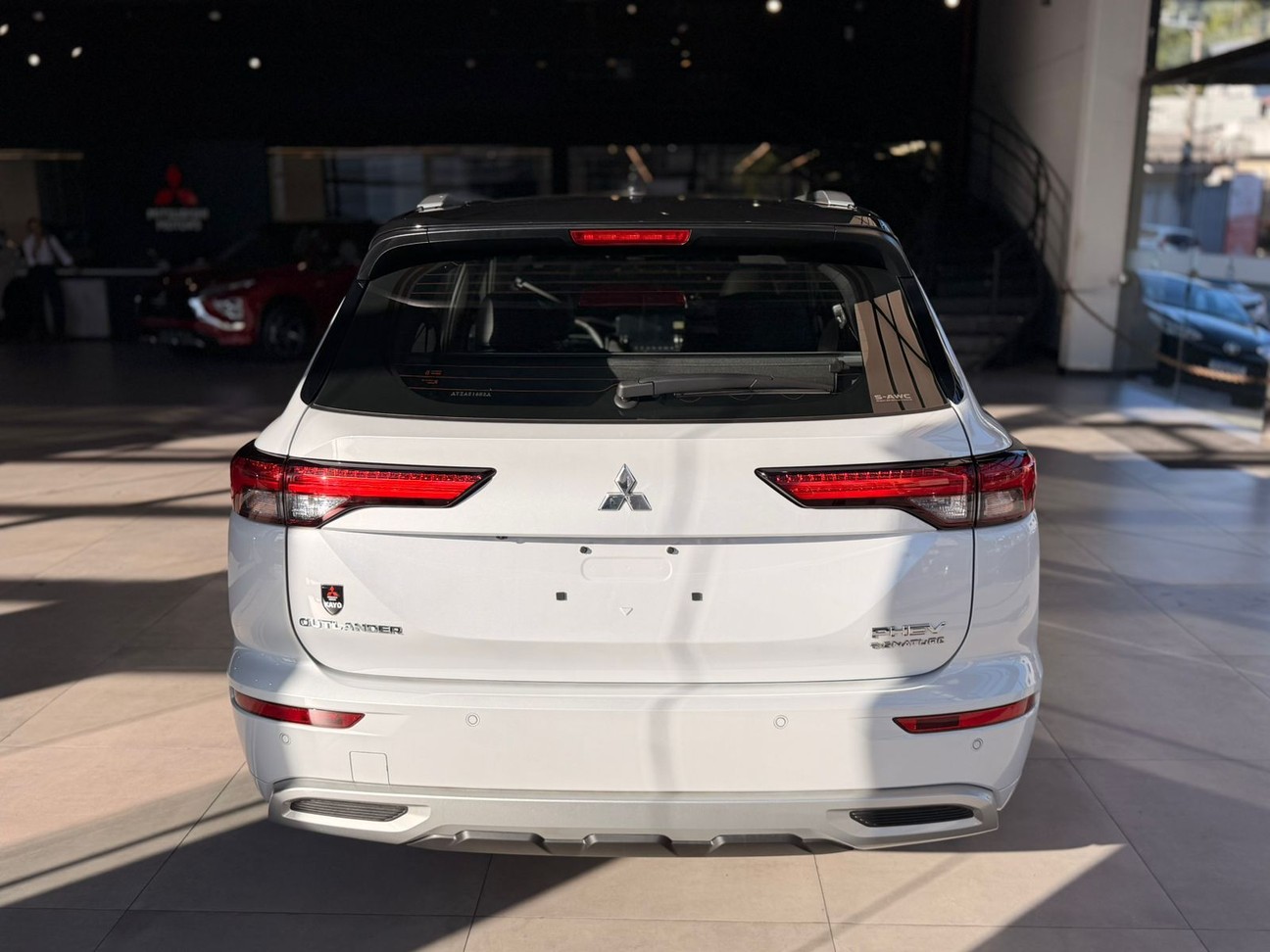 OUTLANDER 2.4 PHEV SIGNATURE S3