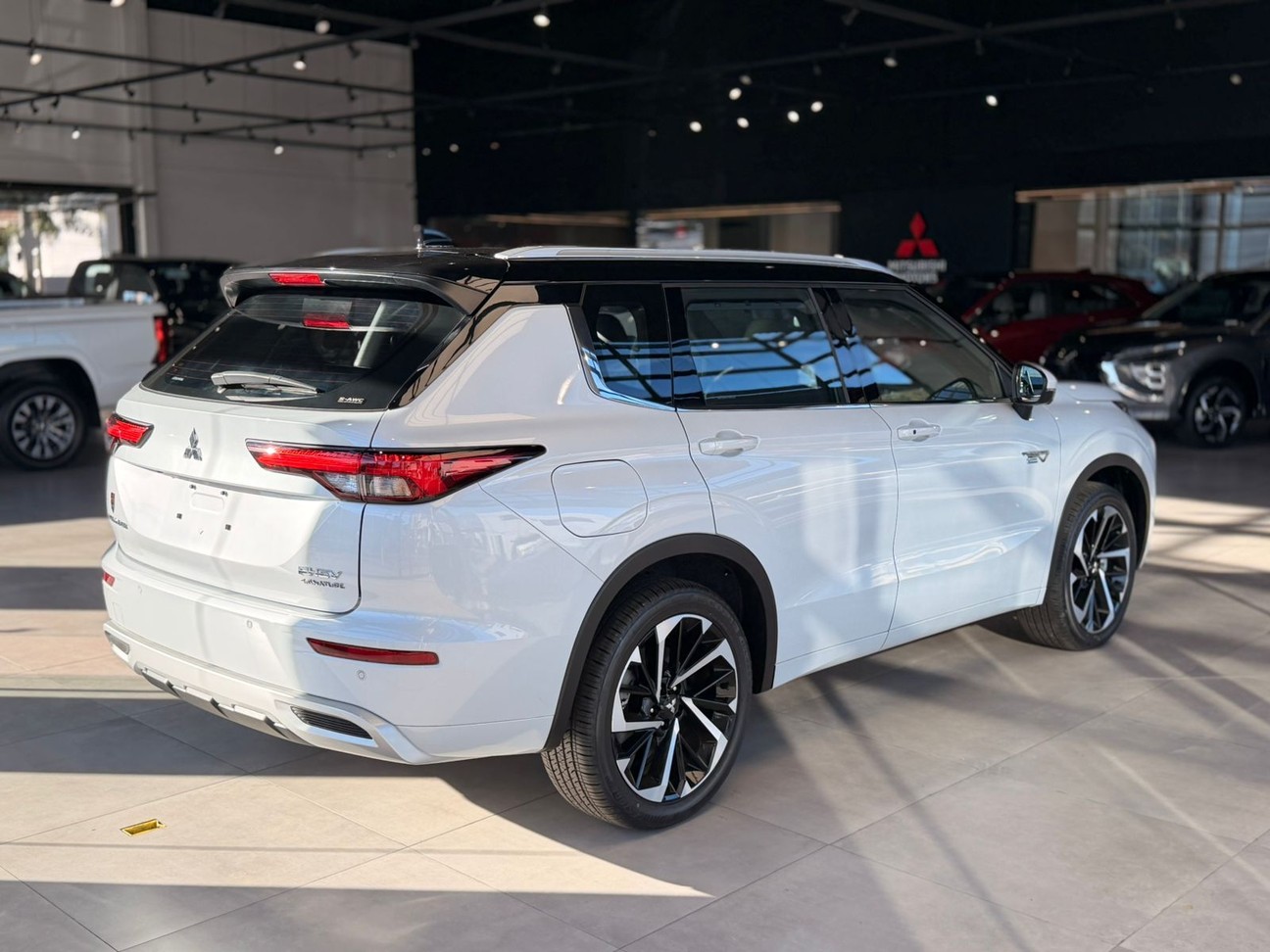 OUTLANDER 2.4 PHEV SIGNATURE S2