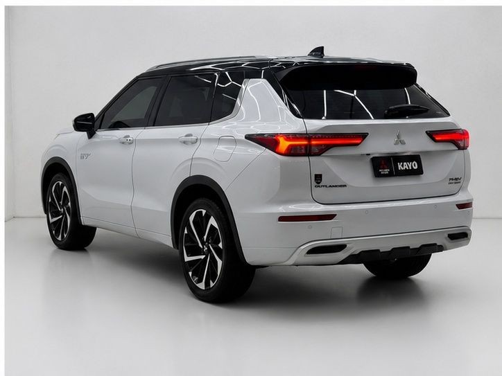 OUTLANDER 2.4 PHEV SIGNATURE S3