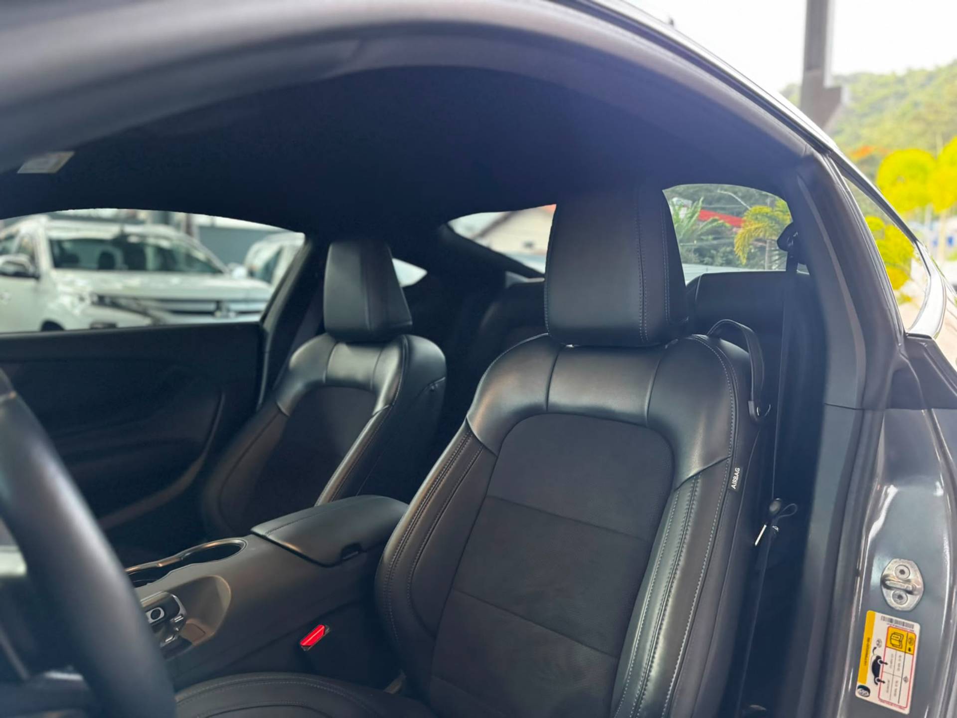 MUSTANG 5.0 V8 DARK HORSE7