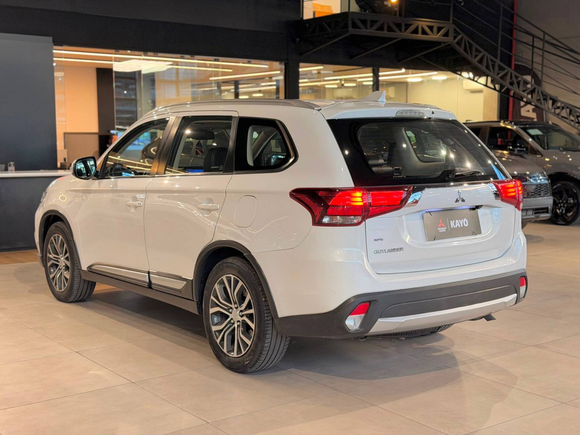 OUTLANDER 2.0 COMFORT 16V3