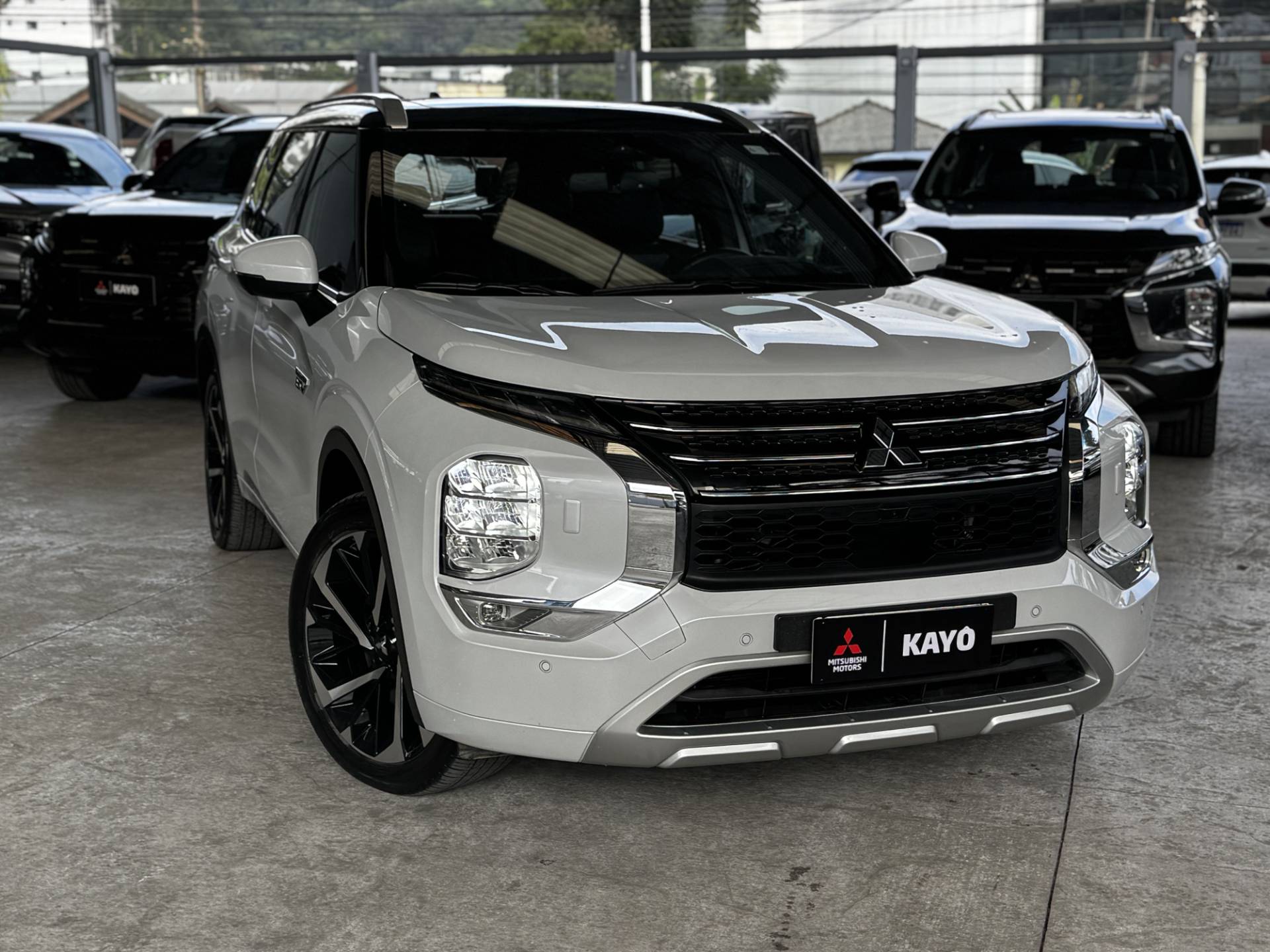 OUTLANDER 2.4 PHEV SIGNATURE S1