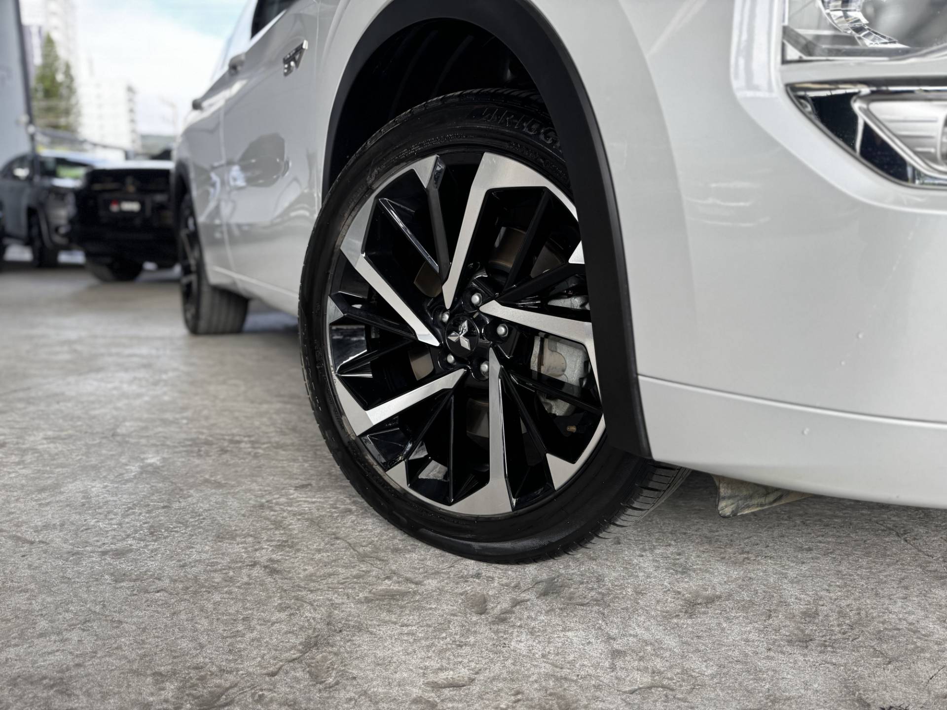 OUTLANDER 2.4 PHEV SIGNATURE S3