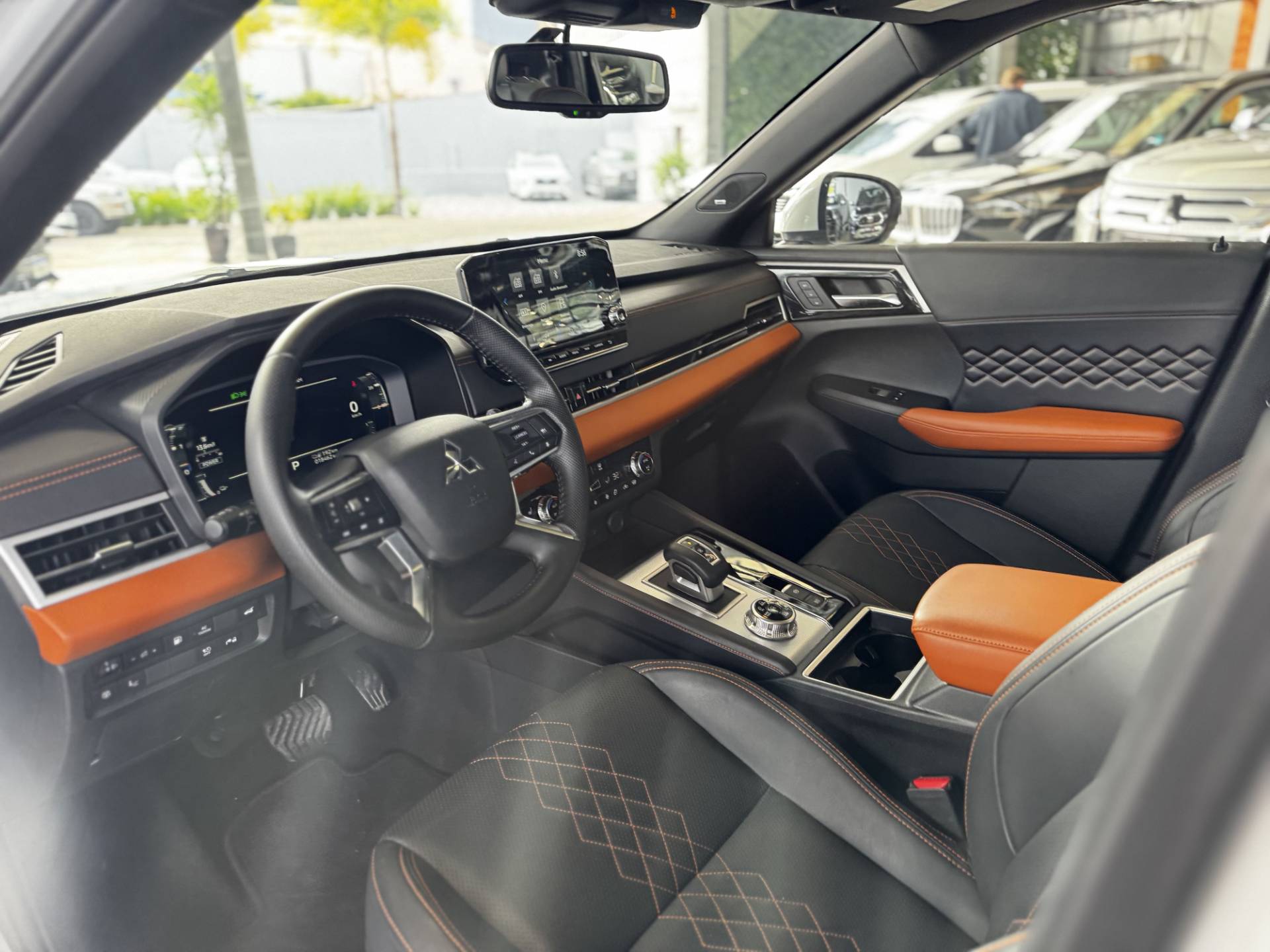 OUTLANDER 2.4 PHEV SIGNATURE S4