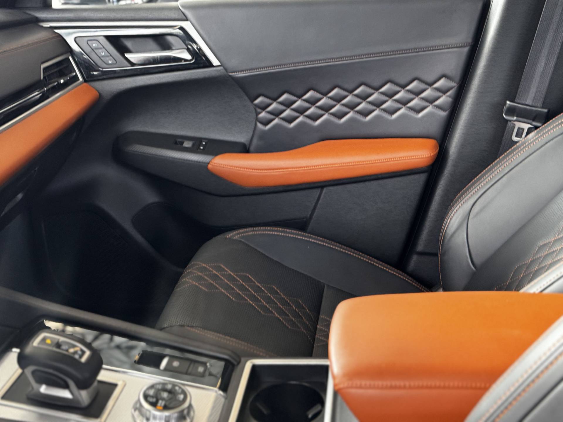 OUTLANDER 2.4 PHEV SIGNATURE S7