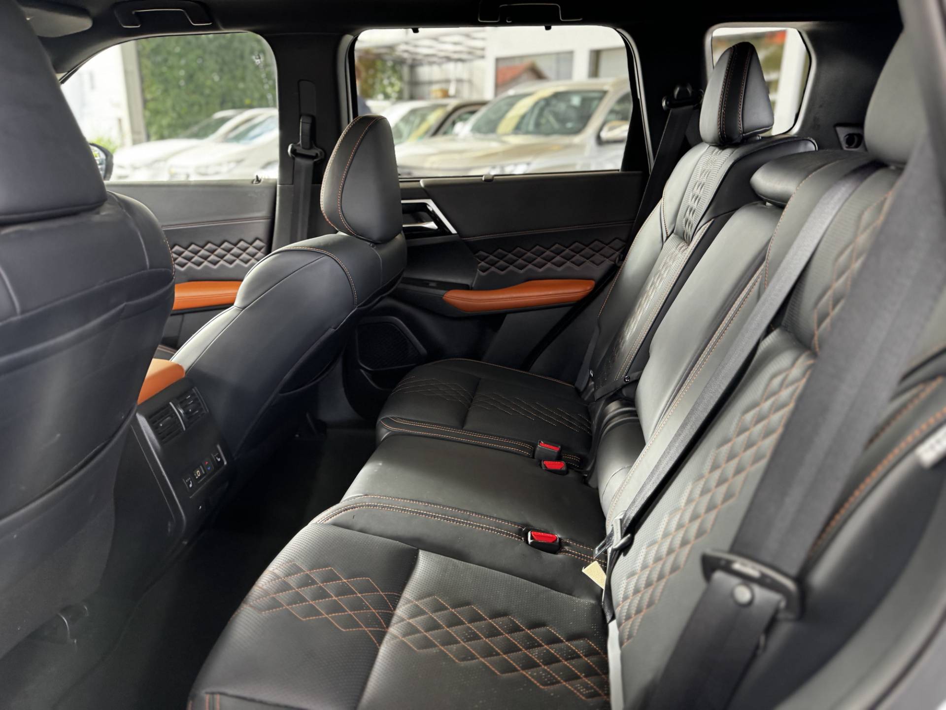 OUTLANDER 2.4 PHEV SIGNATURE S9