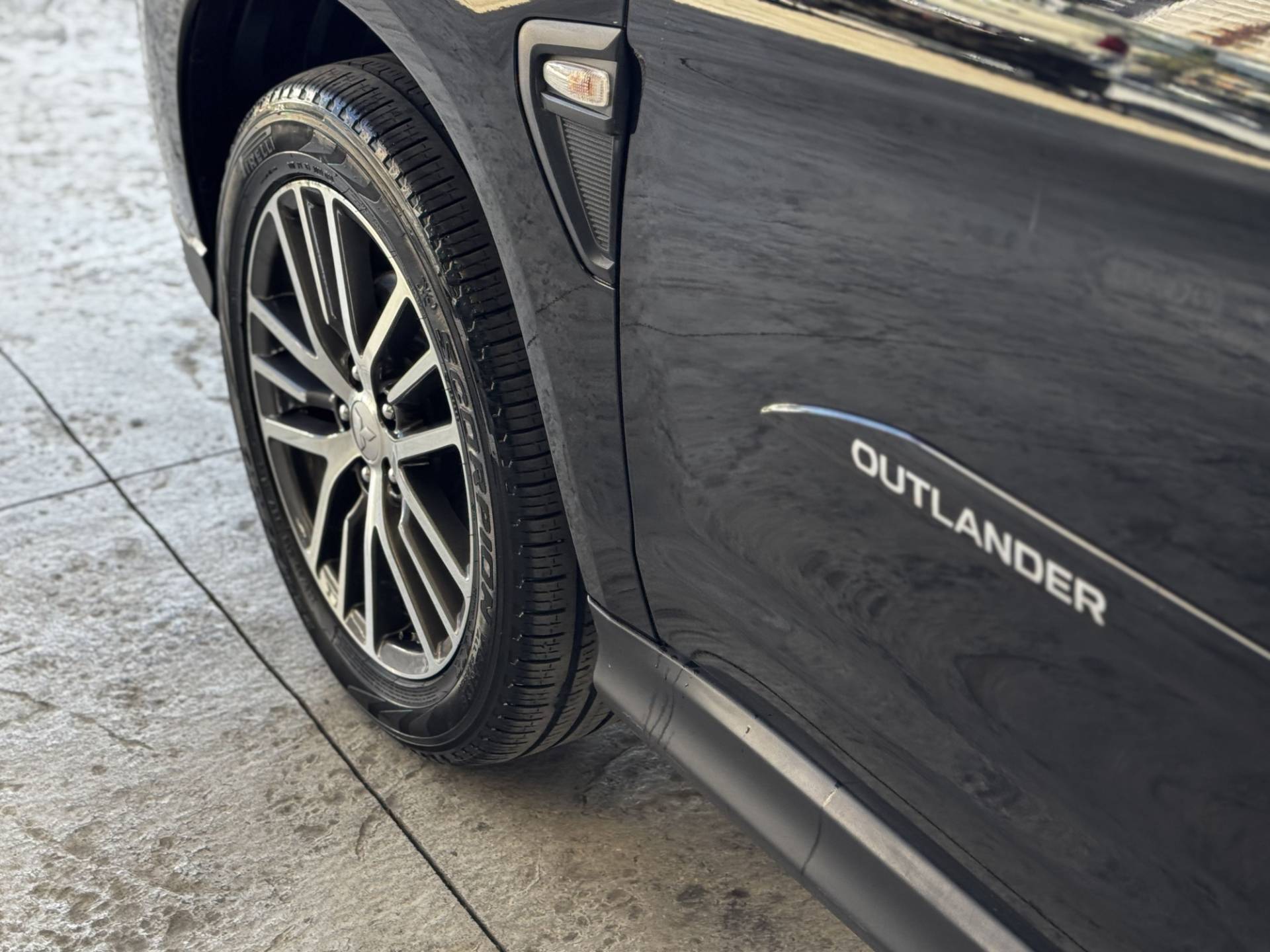 OUTLANDER SPORT 2.0 MIVEC GLS3