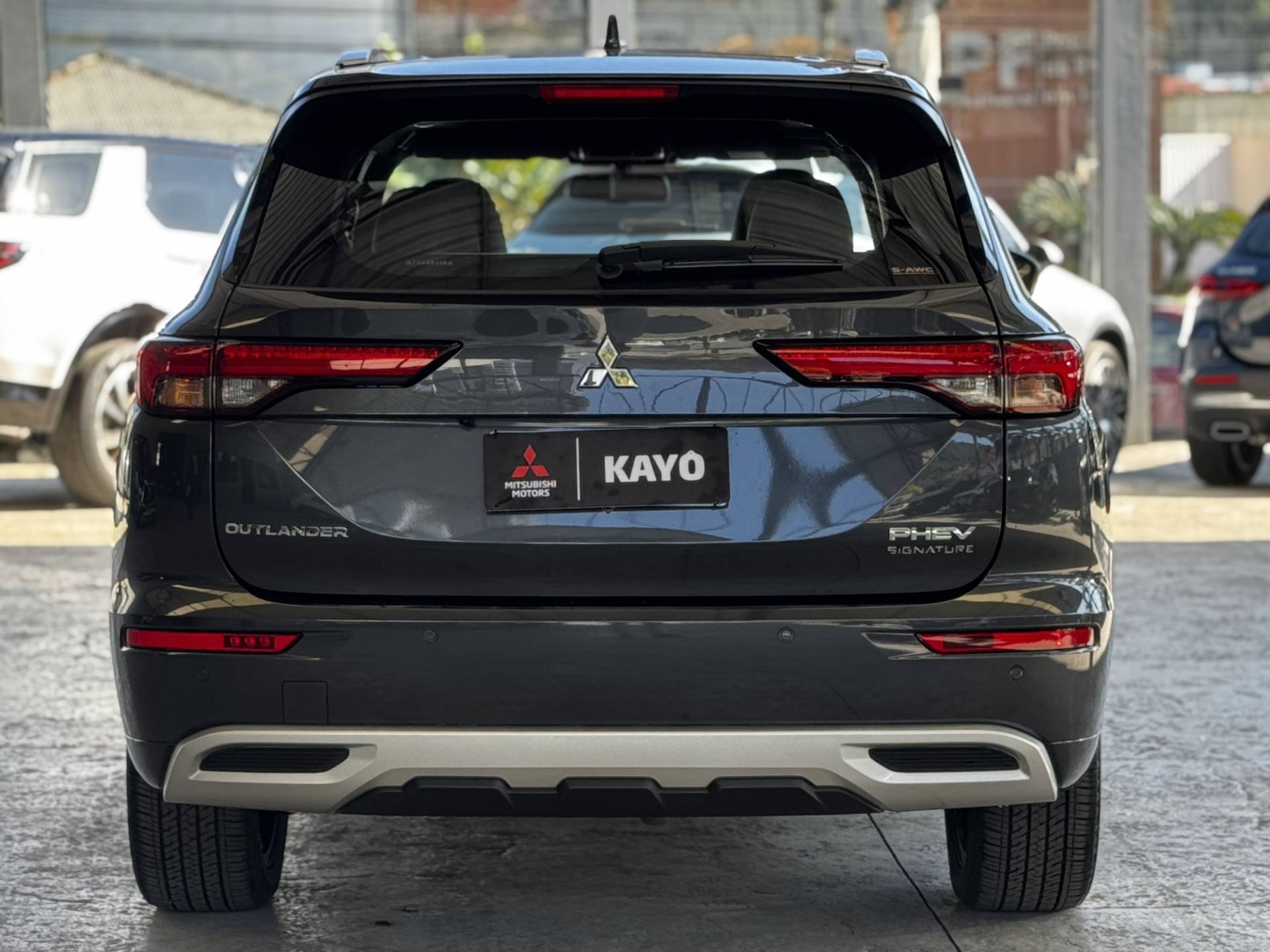 OUTLANDER 2.4 PHEV SIGNATURE S3