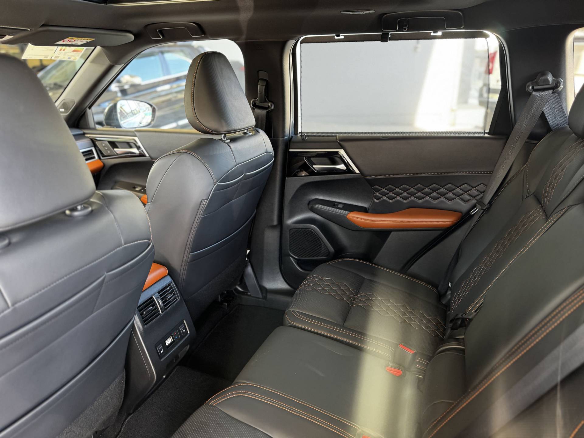 OUTLANDER 2.4 PHEV SIGNATURE S8