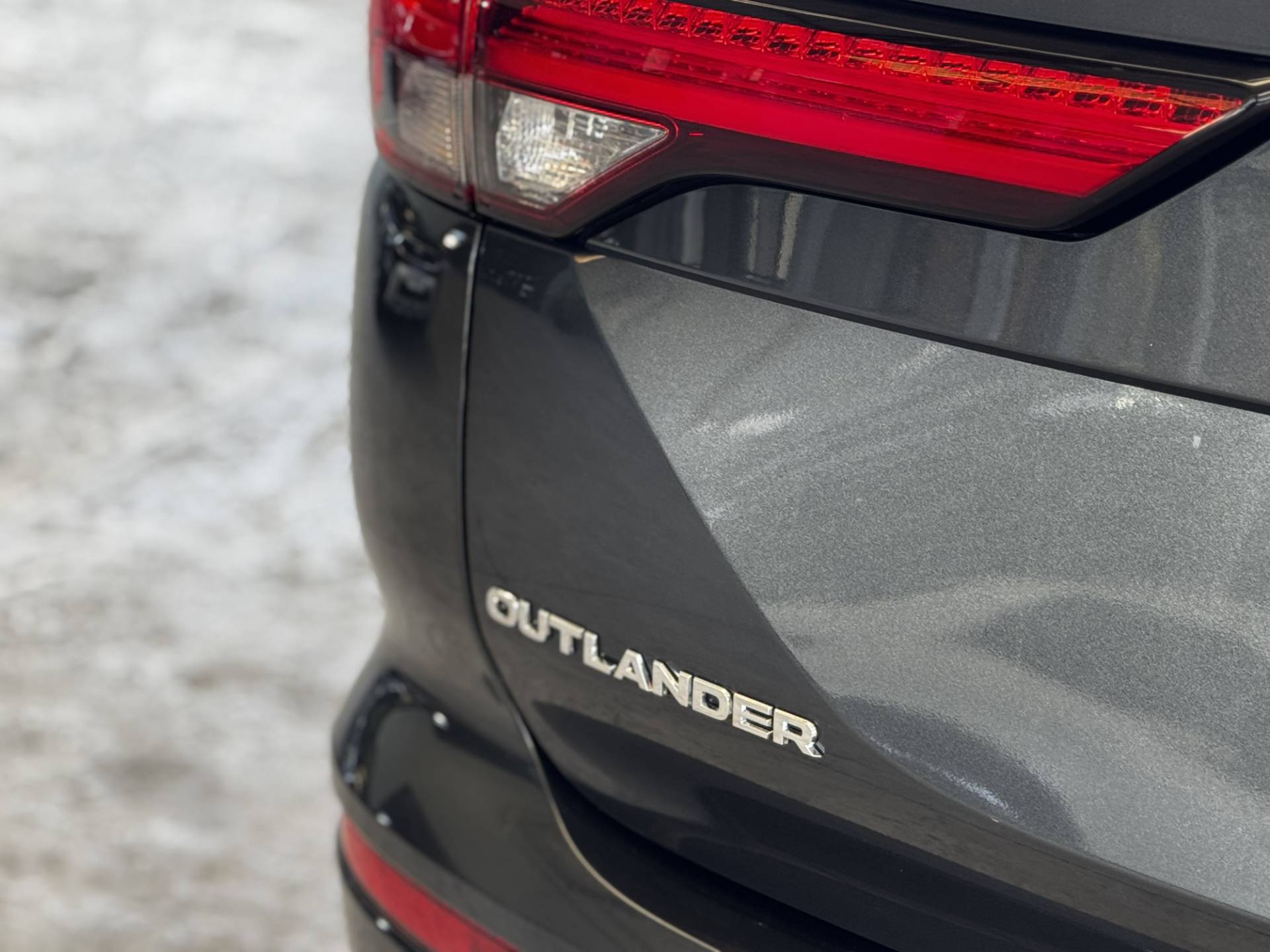 OUTLANDER 2.4 PHEV SIGNATURE S10
