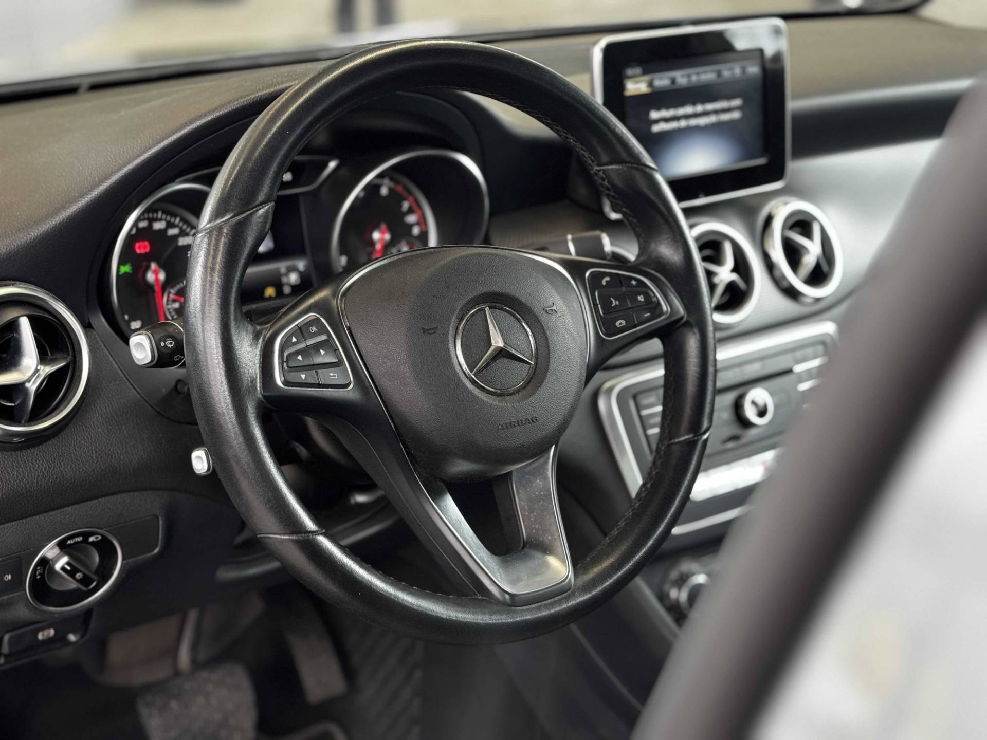 GLA 200 1.6 CGI STYLE 7G-DCT4