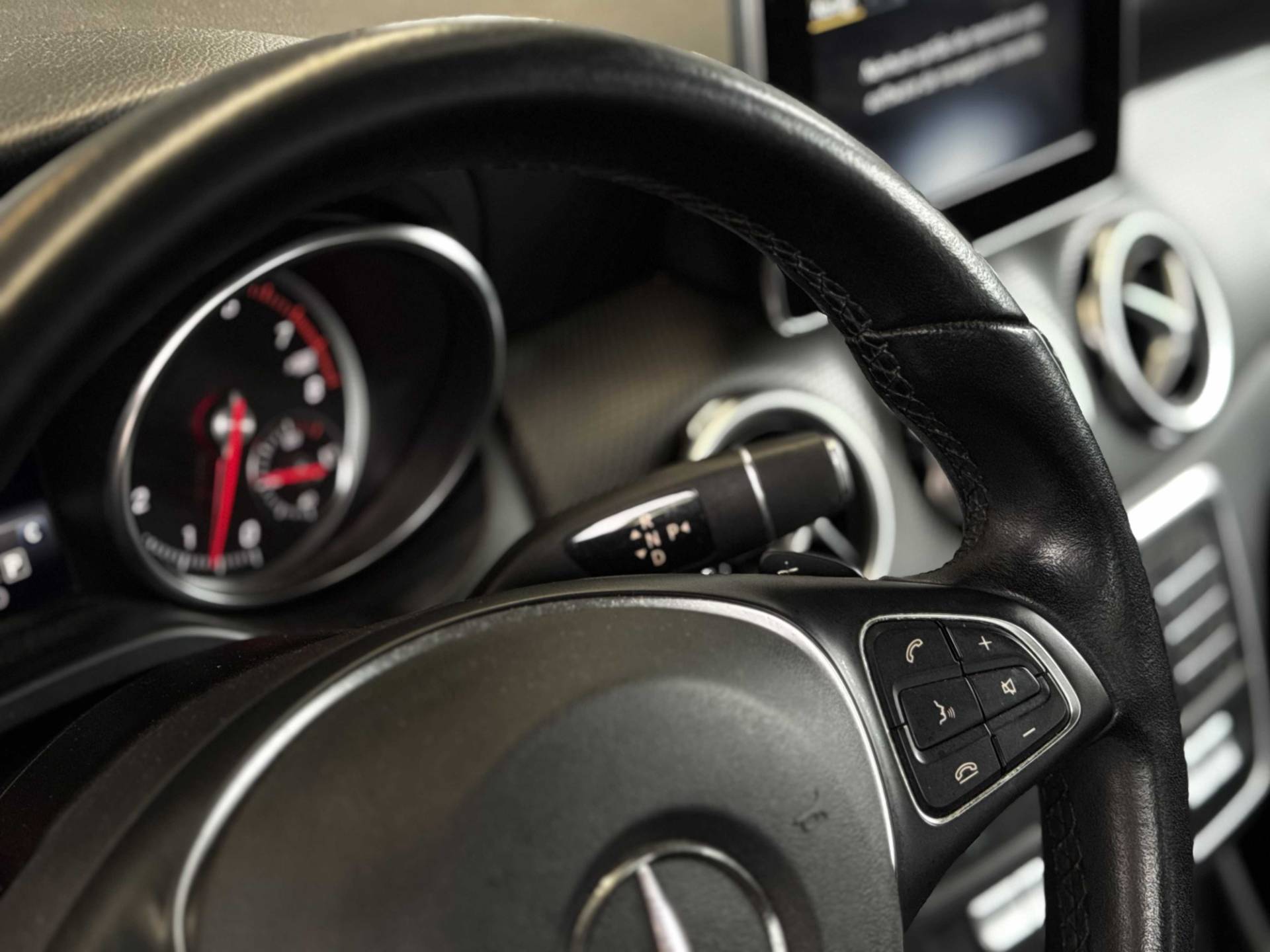 GLA 200 1.6 CGI STYLE 7G-DCT5