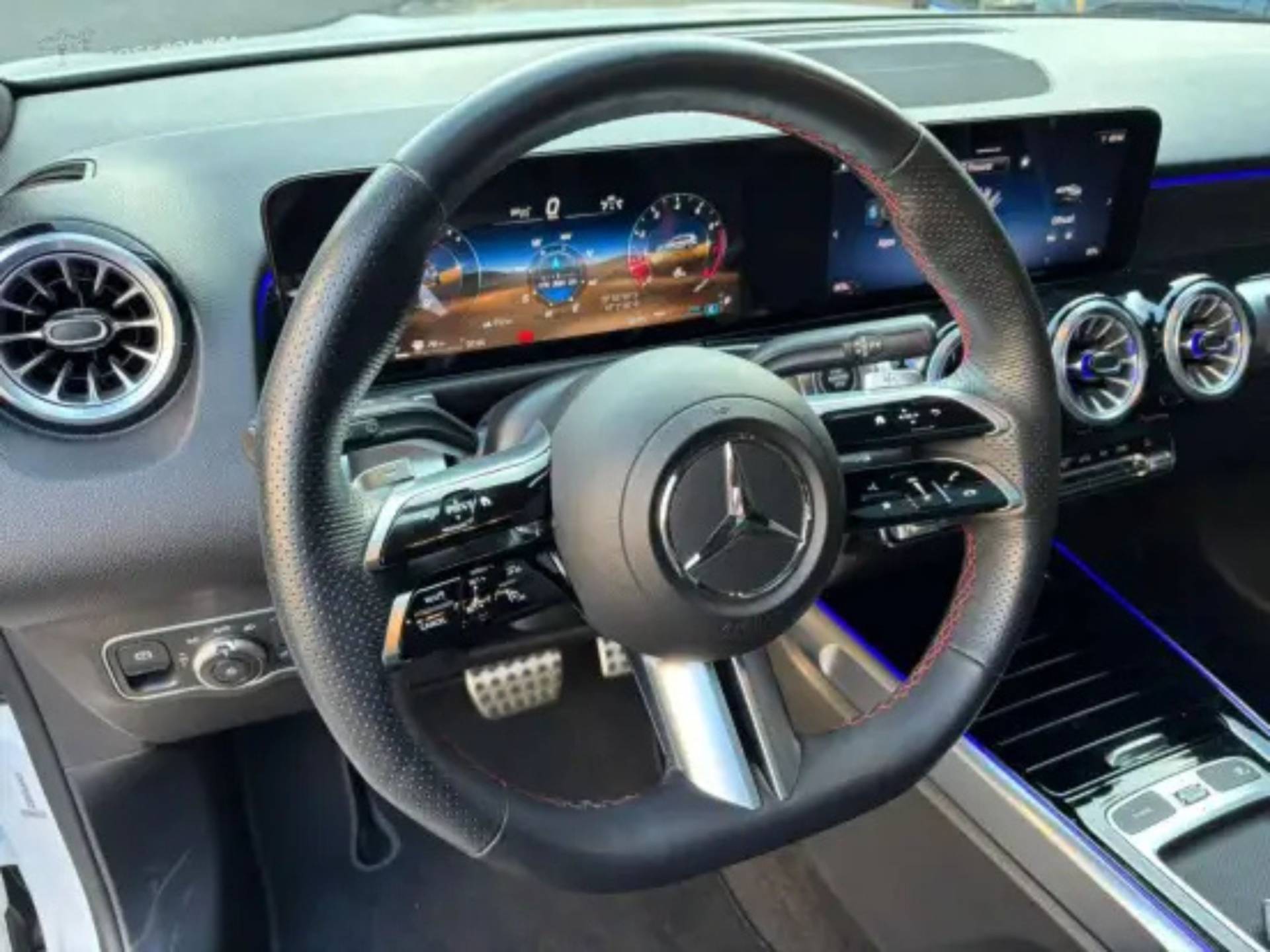 GLB 220 2.0 MHEV AMG LINE 4MATIC 8G-DCT4
