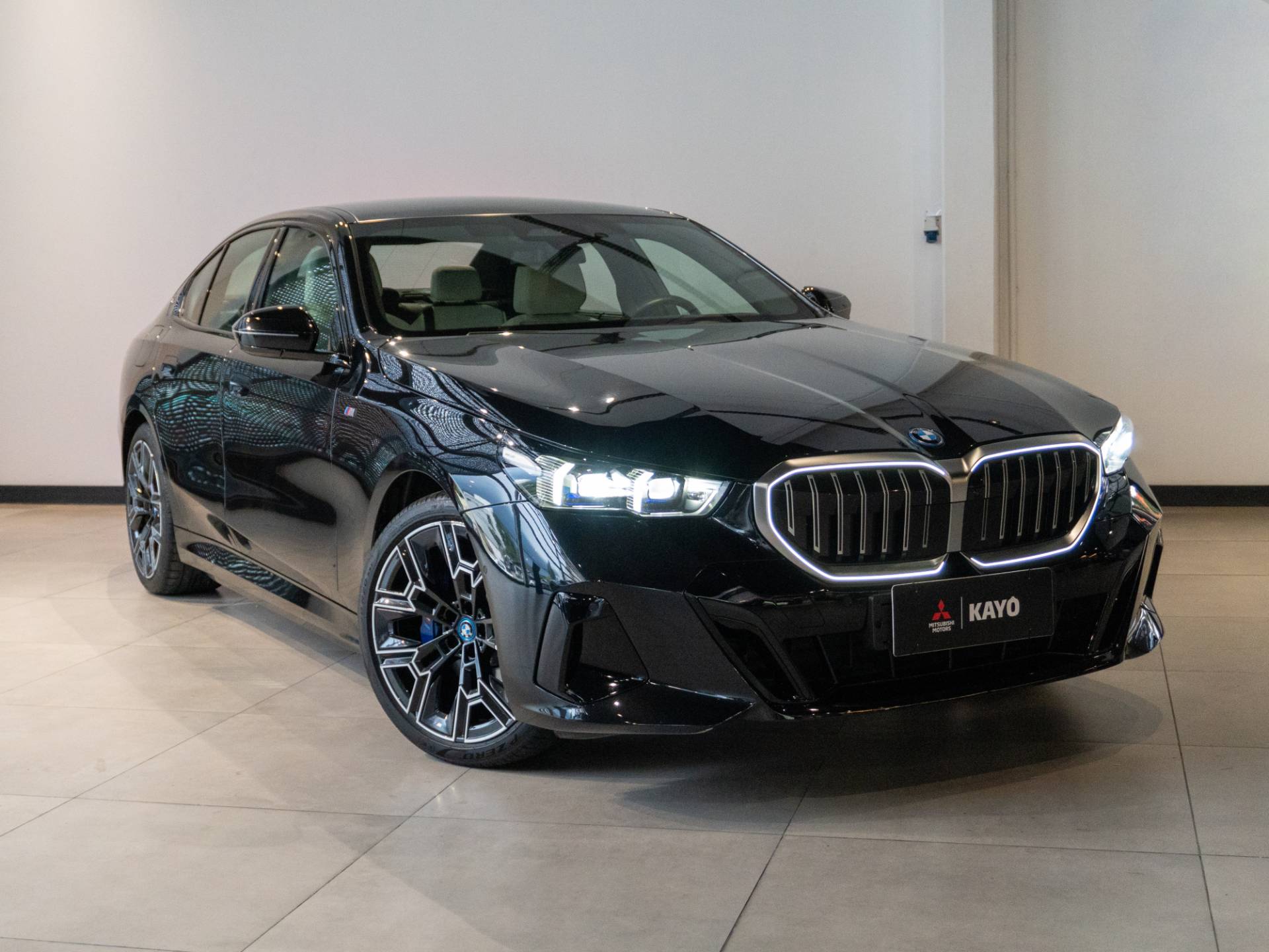 530e 2.0 TWINPOWER PHEV M SPORT0