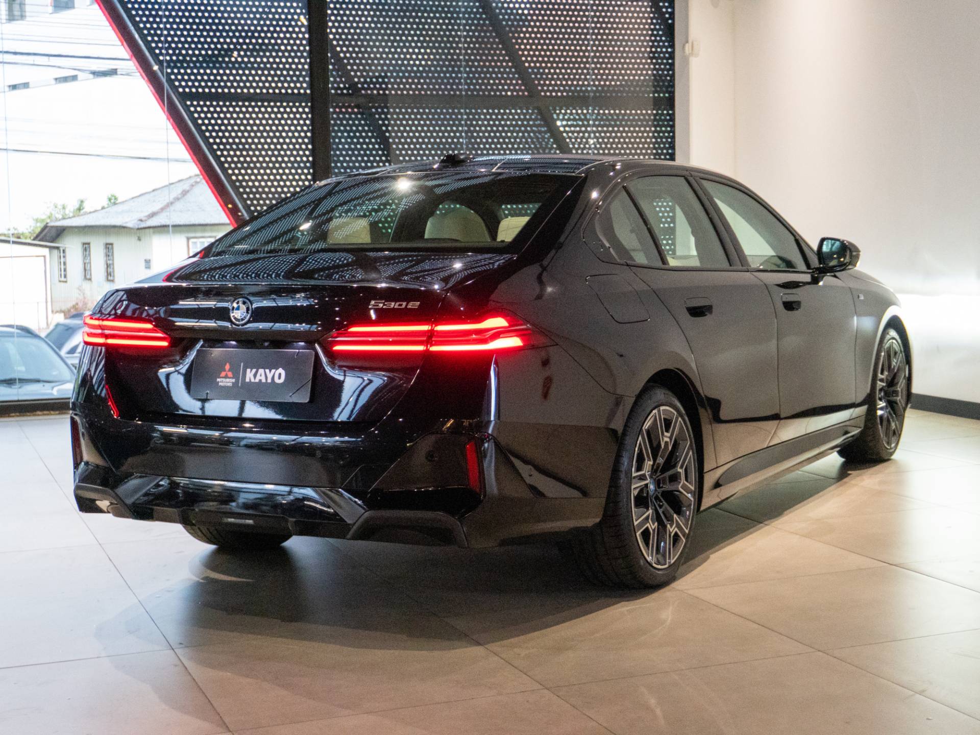 530e 2.0 TWINPOWER PHEV M SPORT3