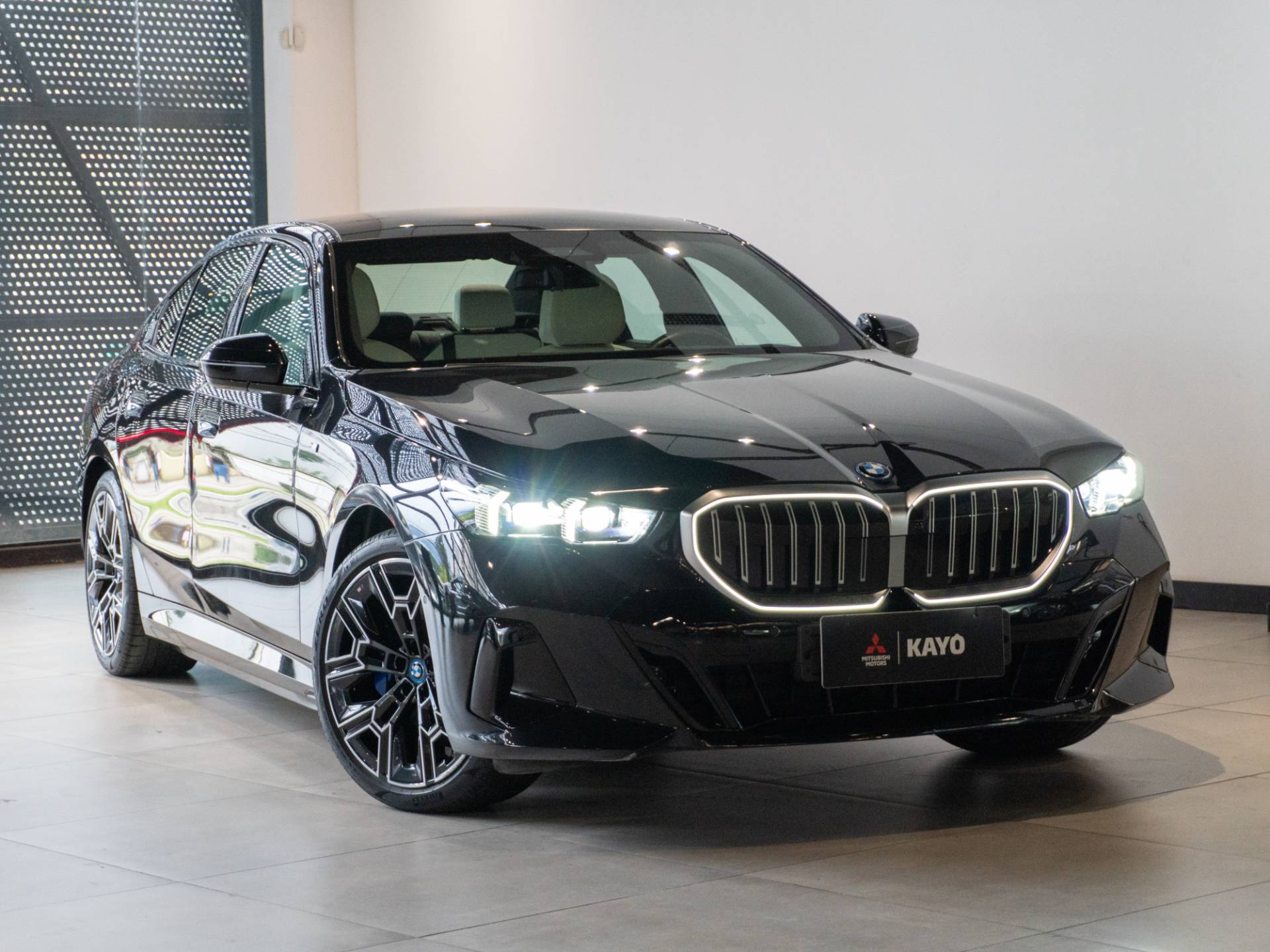 530e 2.0 TWINPOWER PHEV M SPORT13