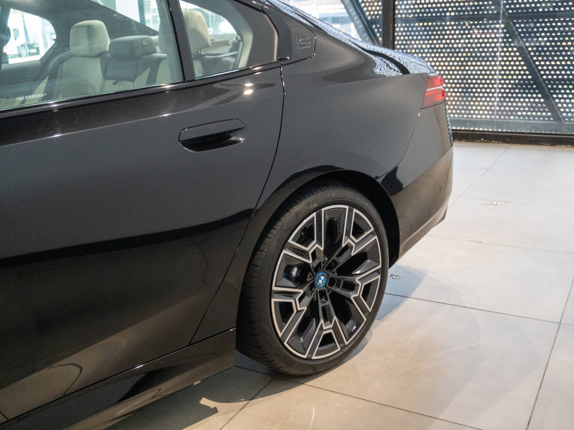 530e 2.0 TWINPOWER PHEV M SPORT14