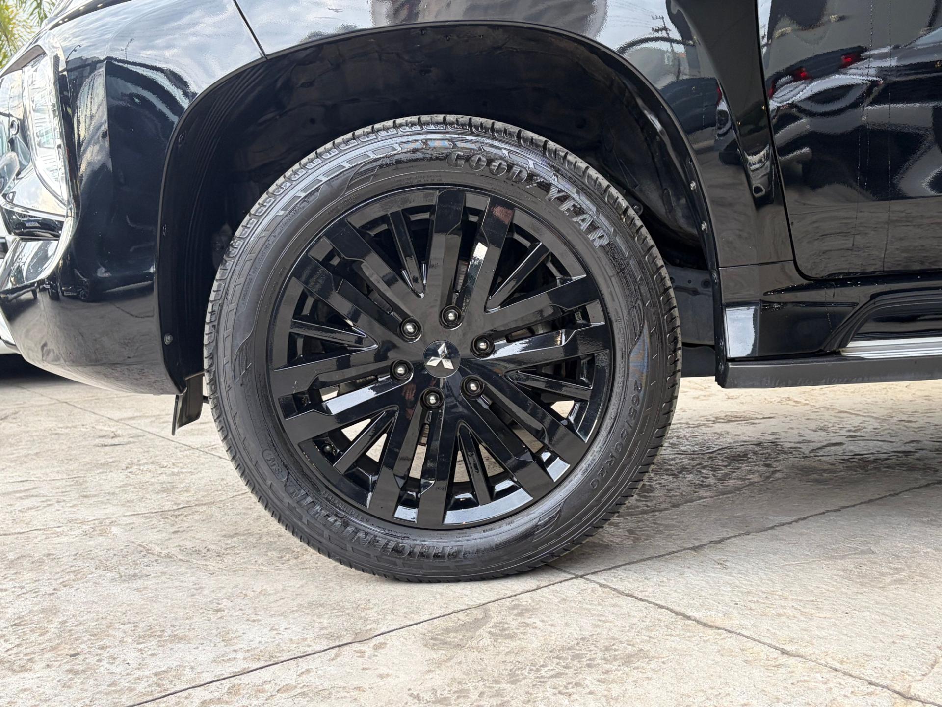 PAJERO SPORT 2.4 16V MIVEC TURBO LEGEND BLACK AWD16