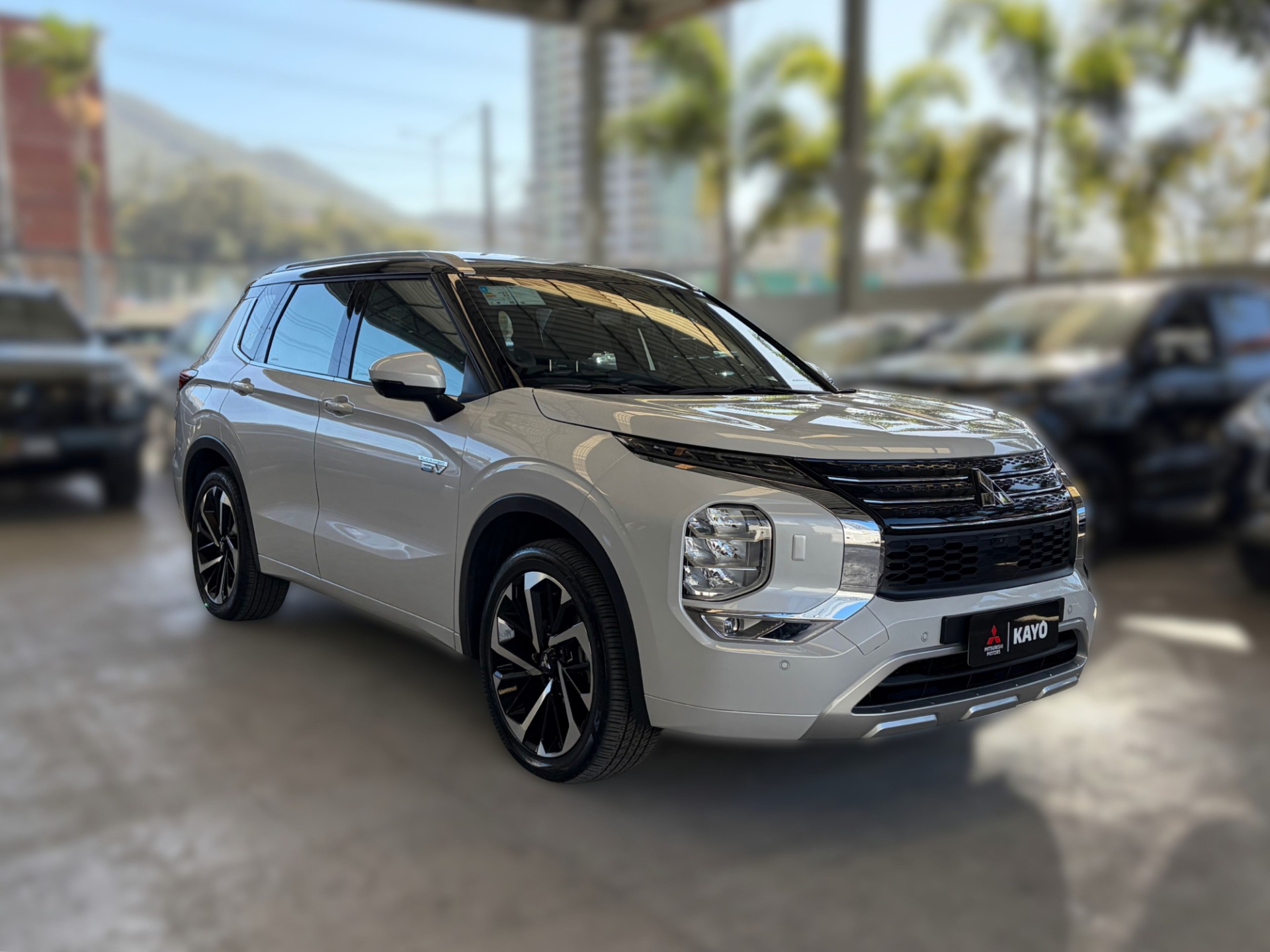 OUTLANDER 2.4 PHEV SIGNATURE S0