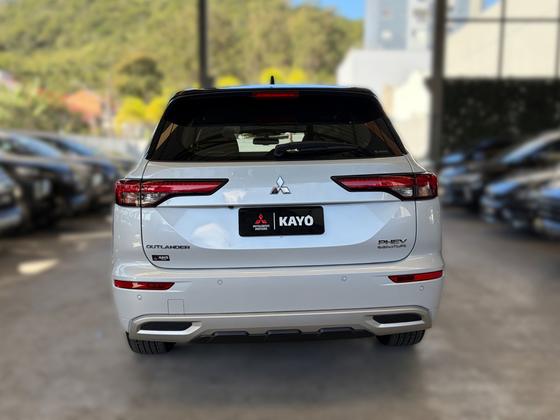 OUTLANDER 2.4 PHEV SIGNATURE S4