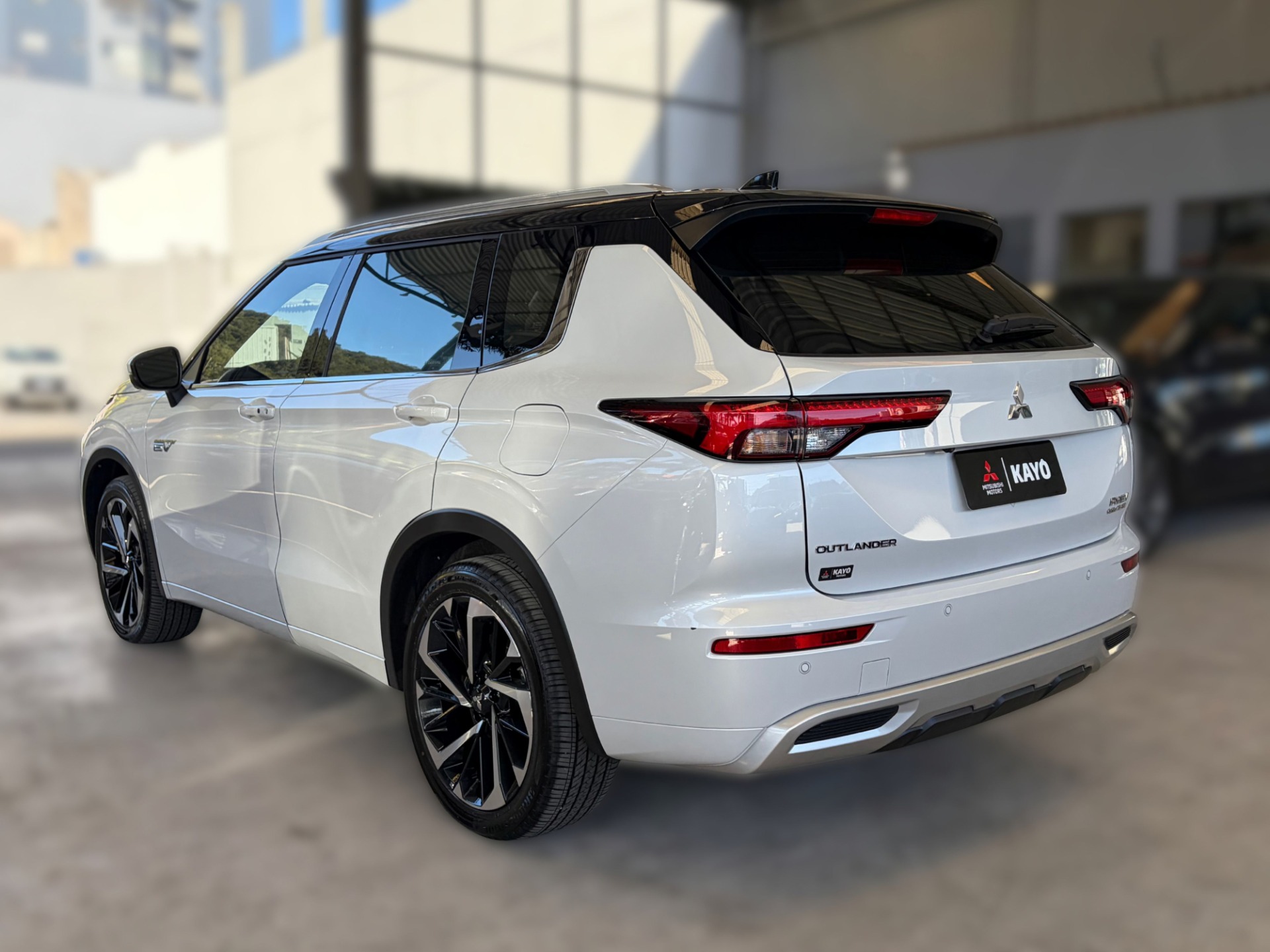 OUTLANDER 2.4 PHEV SIGNATURE S5