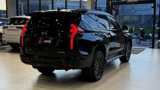 MITSUBISHI PAJERO SPORT 2.4 16V MIVEC TURBO LEGEND BLACK AWD10