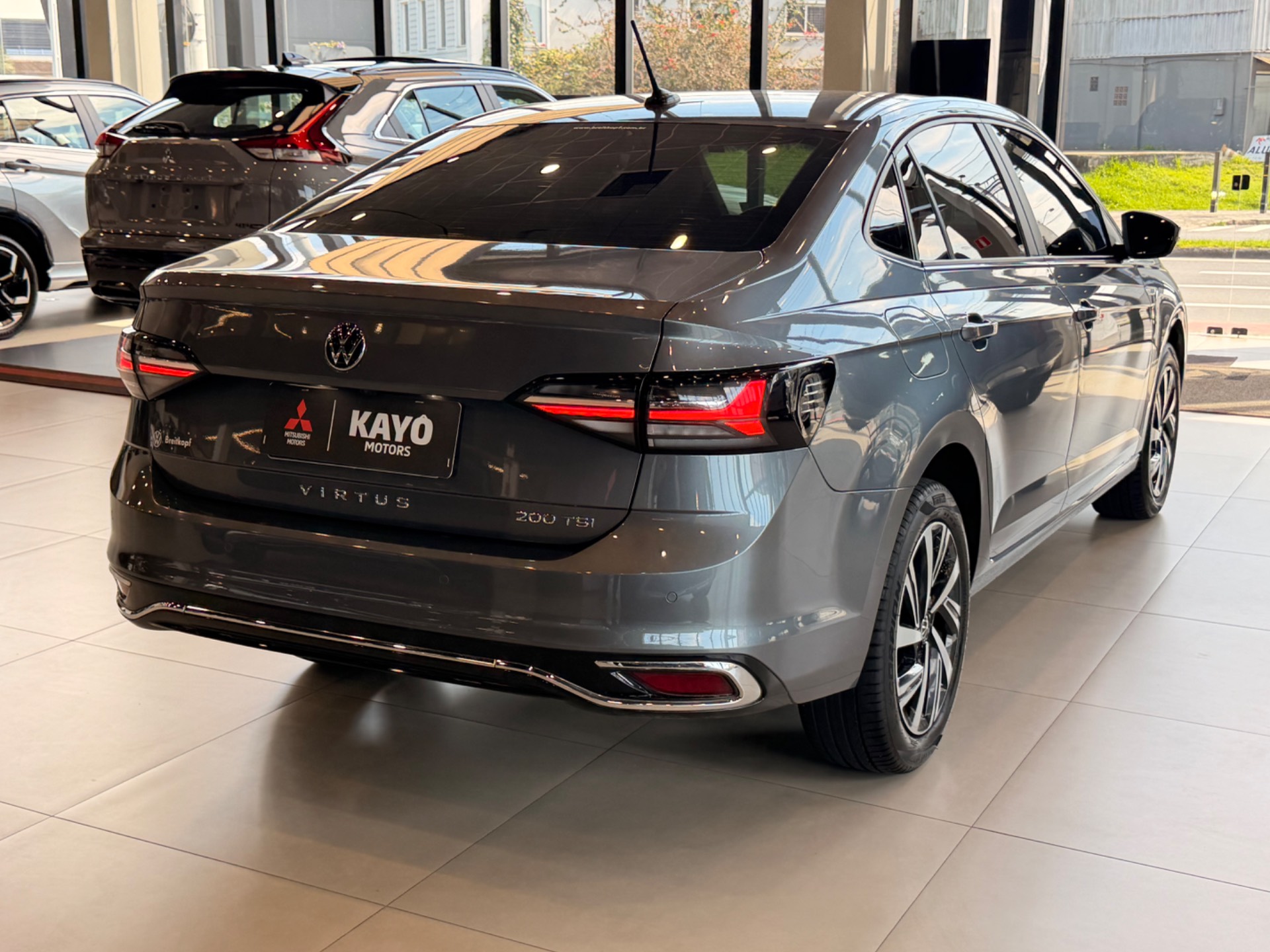 VOLKSWAGEN VIRTUS 1.0 200 TSI HIGHLINE9