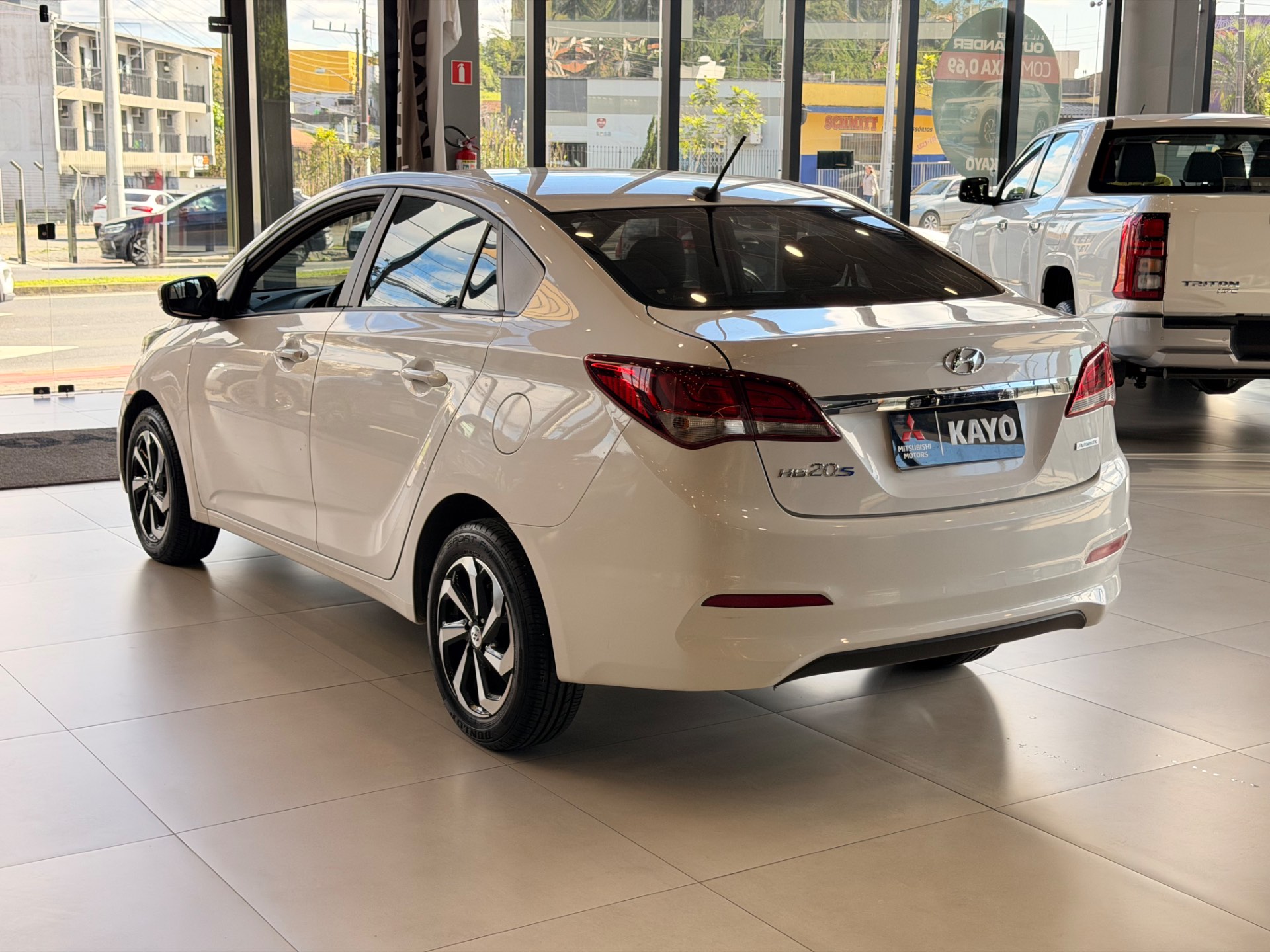 HYUNDAI HB20S 1.6 COMFORT PLUS 16V1