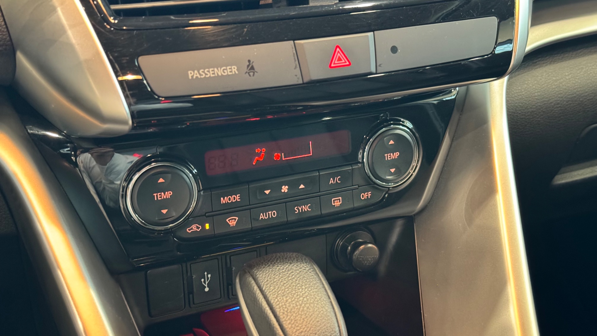 MITSUBISHI ECLIPSE CROSS 1.5 MIVEC TURBO HPE11