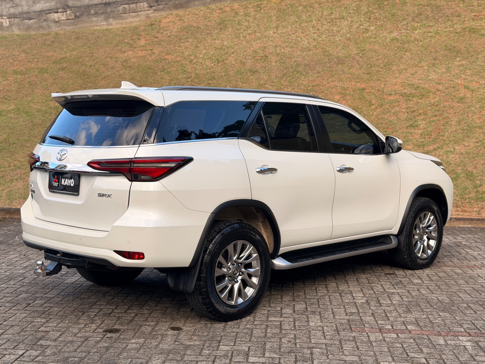 TOYOTA HILUX SW4 2.8 D-4D TURBO SRX 7L 4X44