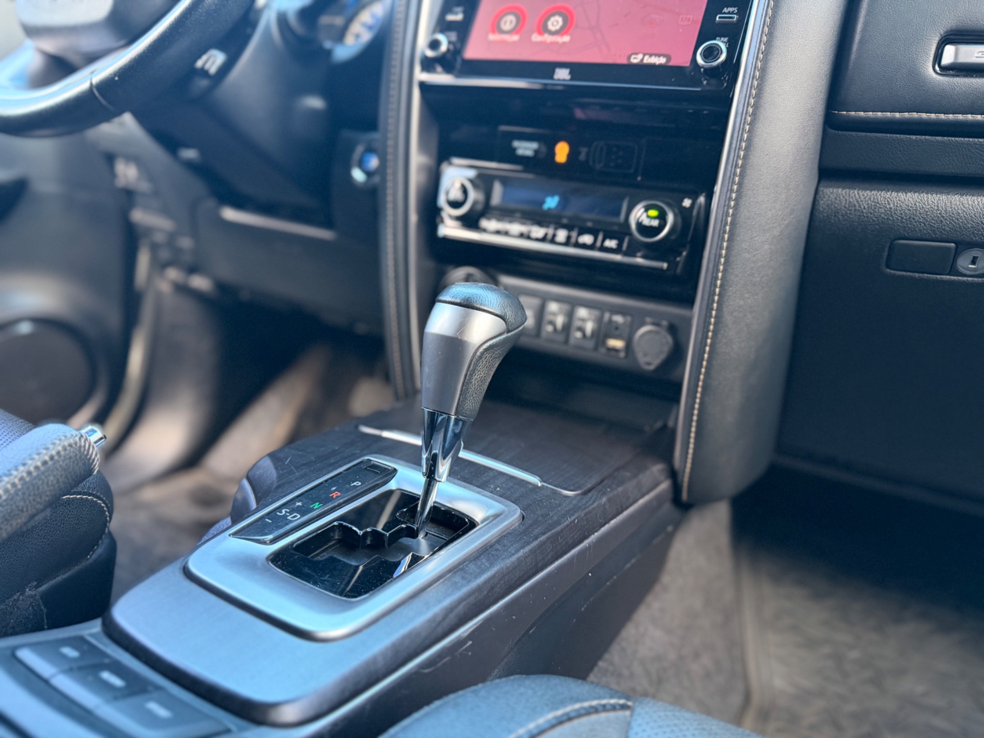 TOYOTA HILUX SW4 2.8 D-4D TURBO SRX 7L 4X415