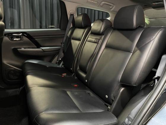MITSUBISHI PAJERO SPORT 2.4 16V MIVEC TURBO LEGEND AWD12