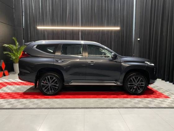 MITSUBISHI PAJERO SPORT 2.4 16V MIVEC TURBO LEGEND AWD17