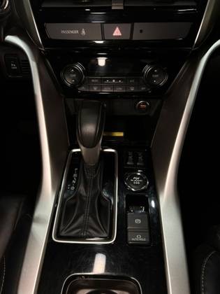 MITSUBISHI ECLIPSE CROSS 1.5 MIVEC TURBO HPE S BLACK S AWC6