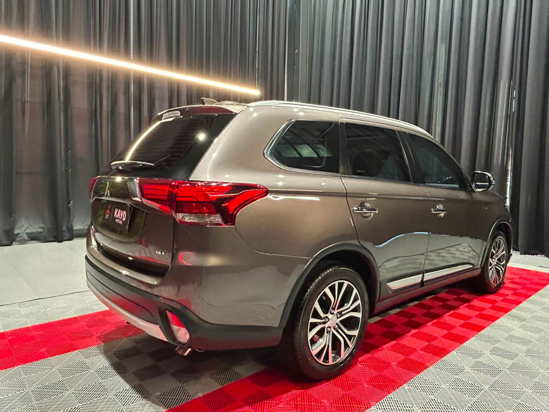 MITSUBISHI OUTLANDER 3.0 GT 4X4 V6 24V10