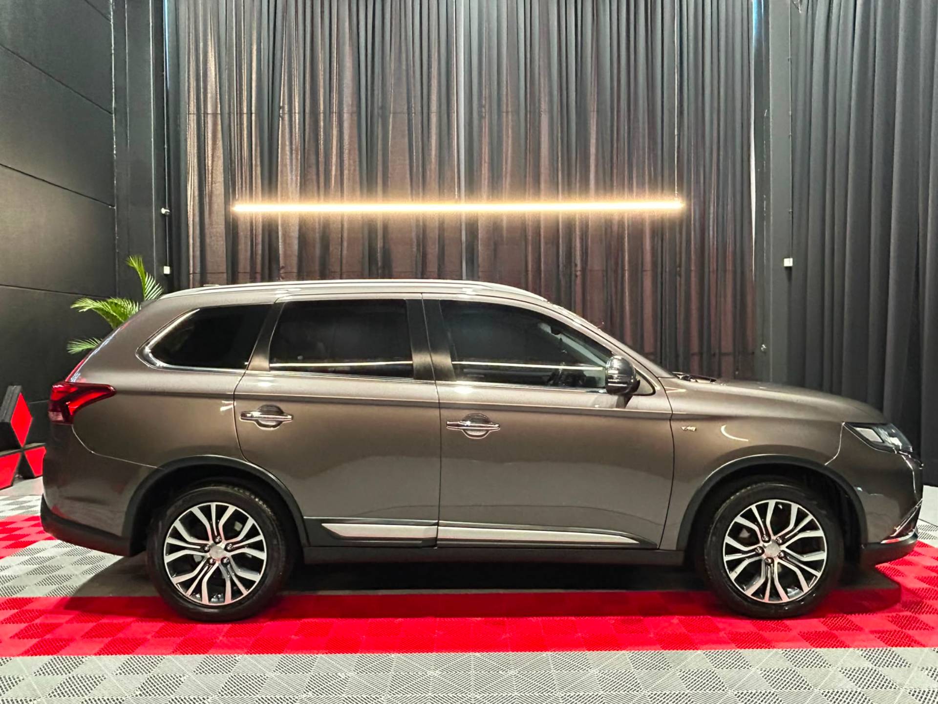 MITSUBISHI OUTLANDER 3.0 GT 4X4 V6 24V13