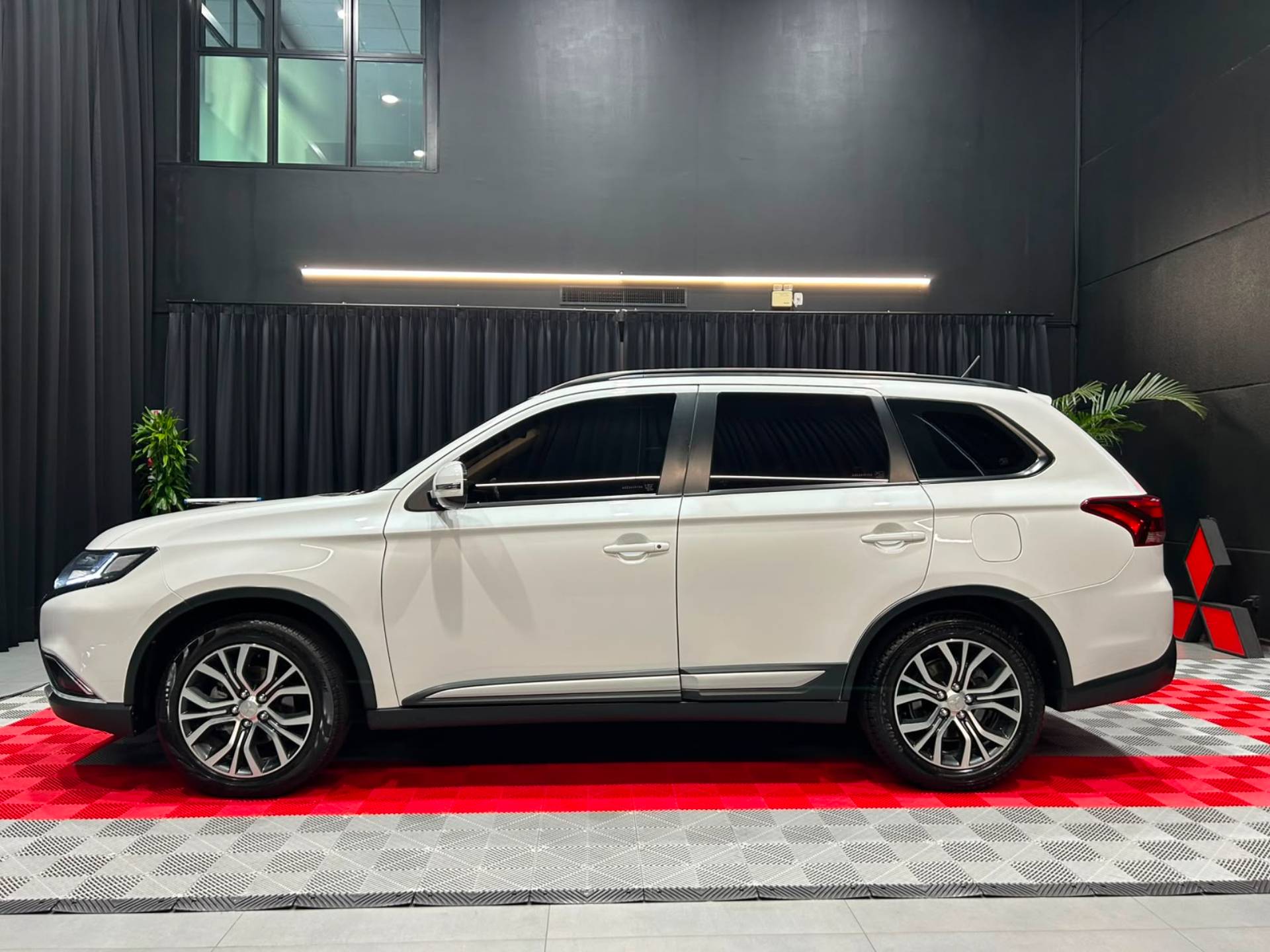 MITSUBISHI OUTLANDER 2.0 16V14