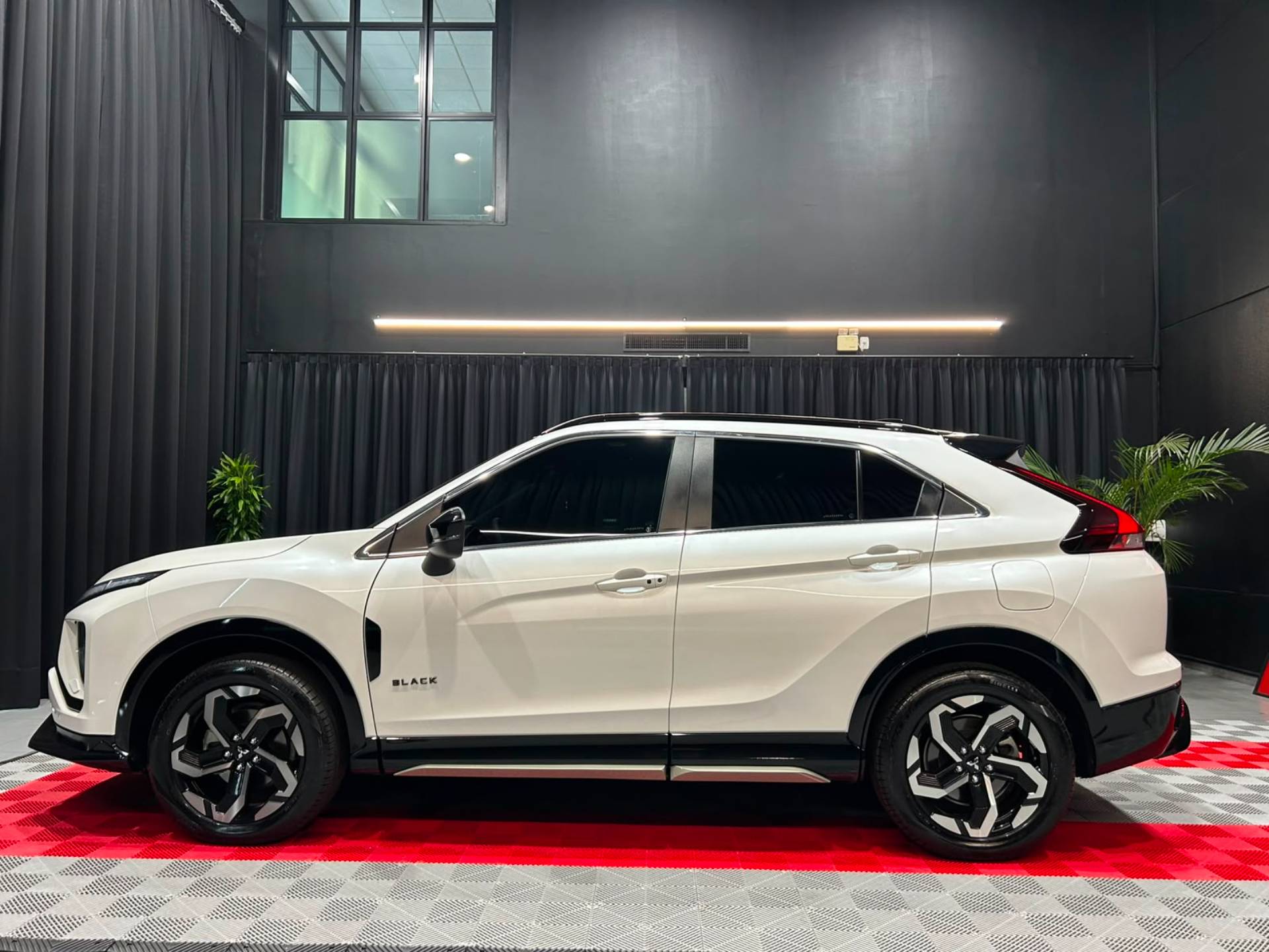 MITSUBISHI ECLIPSE CROSS 1.5 MIVEC TURBO HPE S BLACK S AWC12