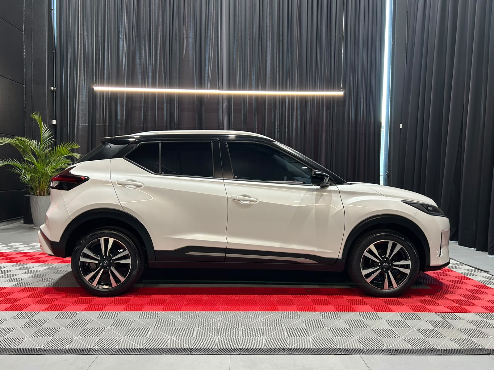 NISSAN KICKS 1.6 16V EXCLUSIVE13