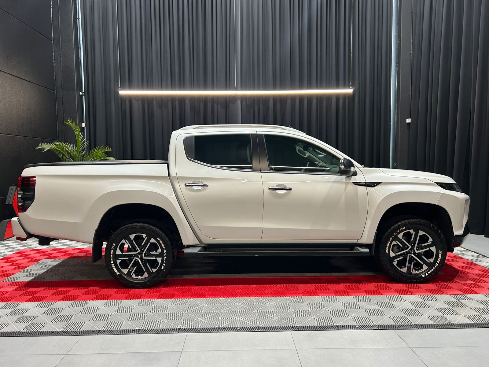 MITSUBISHI L200 TRITON 2.4 16V TURBO SPORT HPE-S CD 4X414