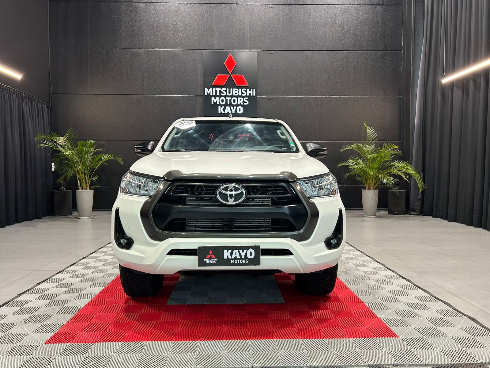 TOYOTA HILUX 2.8 SRX 4X4 CD 16V1
