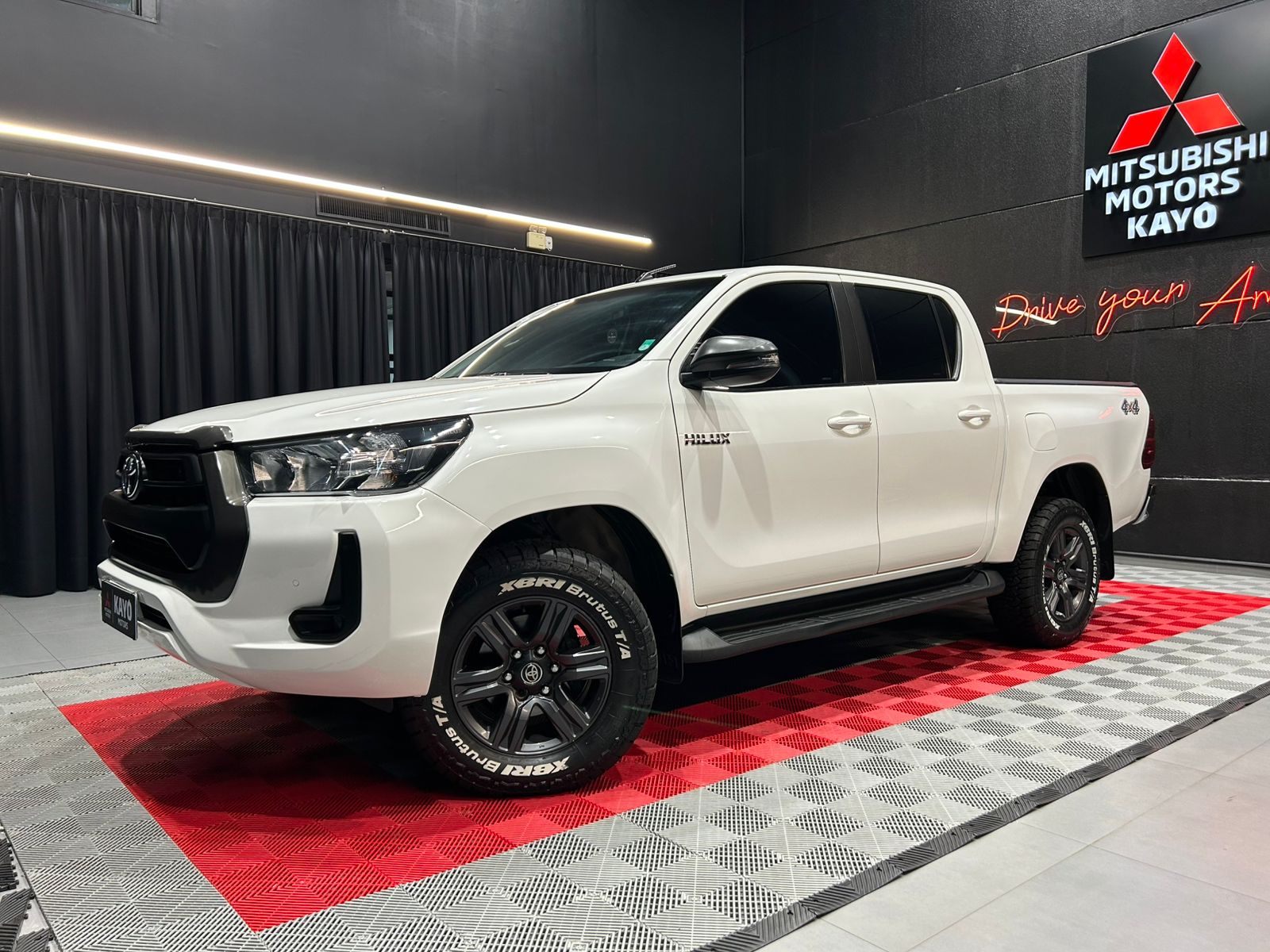 TOYOTA HILUX 2.8 SRX 4X4 CD 16V2