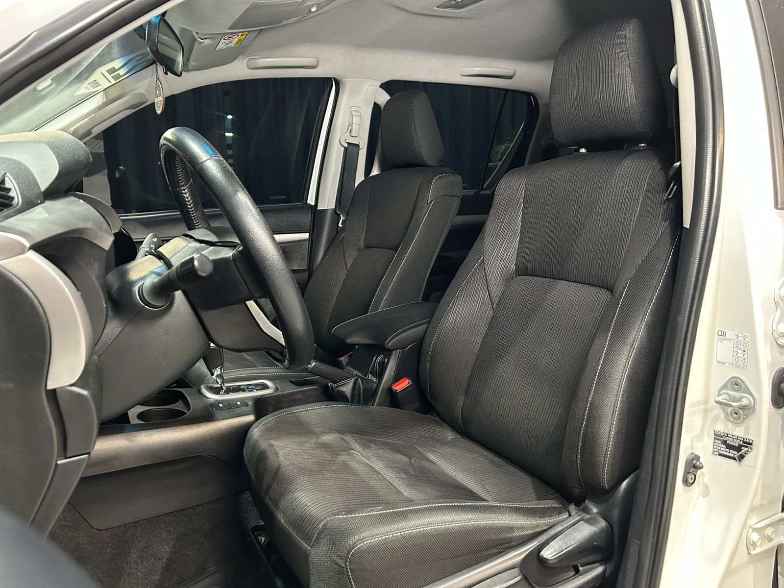 TOYOTA HILUX 2.8 SRX 4X4 CD 16V8
