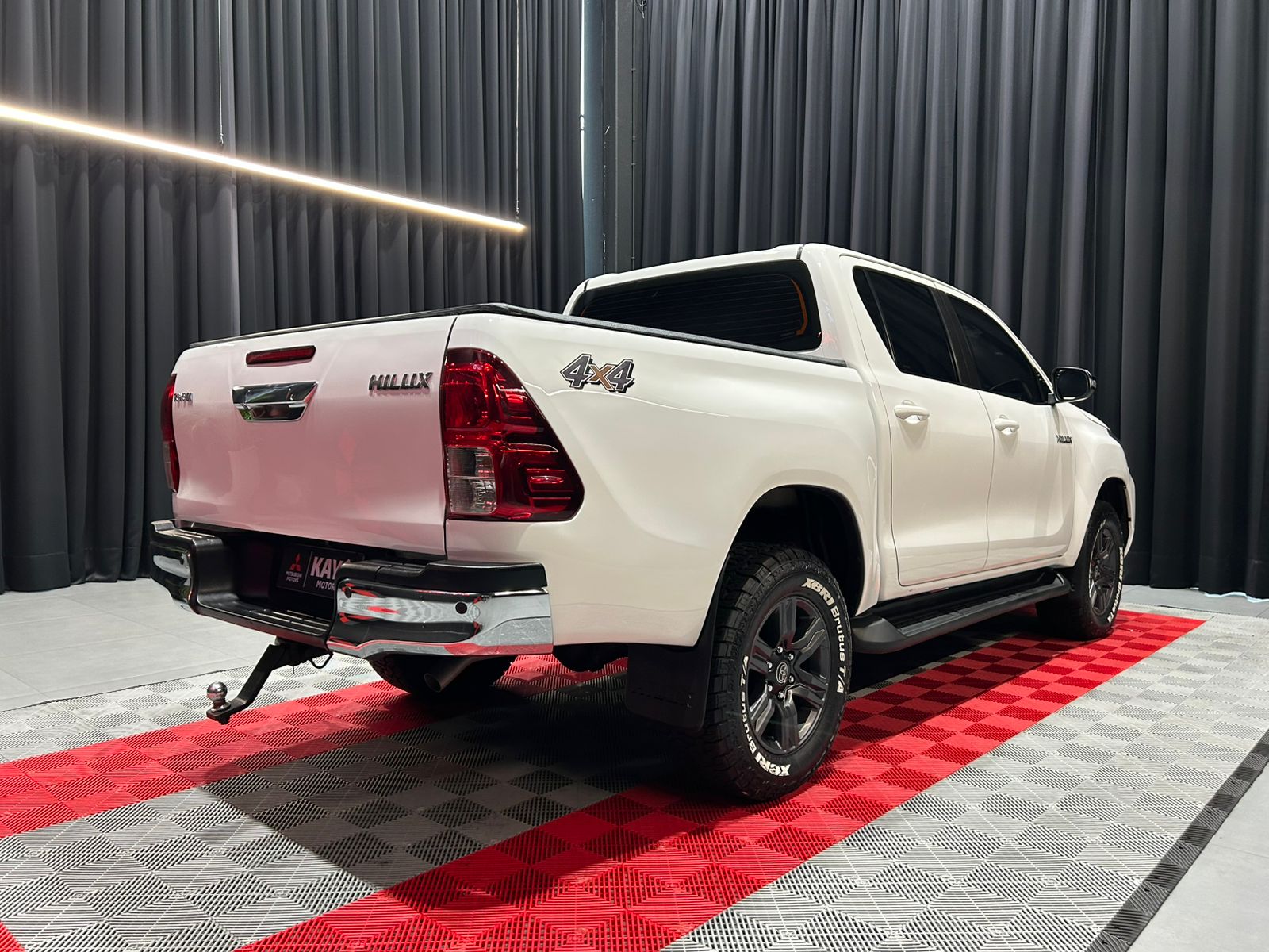 TOYOTA HILUX 2.8 SRX 4X4 CD 16V10
