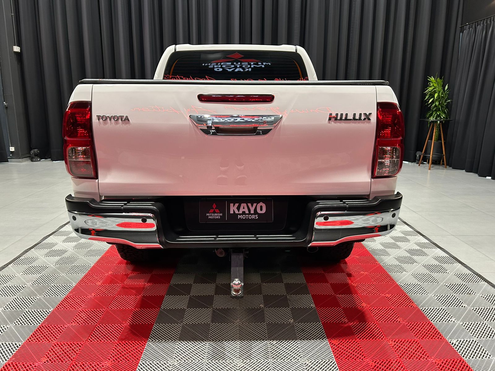 TOYOTA HILUX 2.8 SRX 4X4 CD 16V12