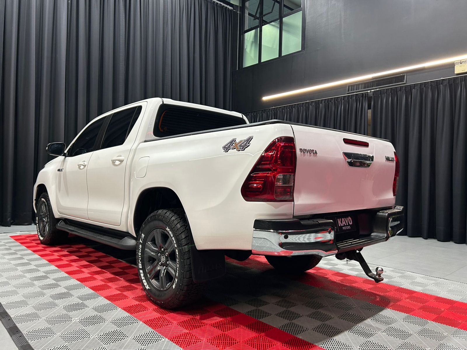 TOYOTA HILUX 2.8 SRX 4X4 CD 16V13