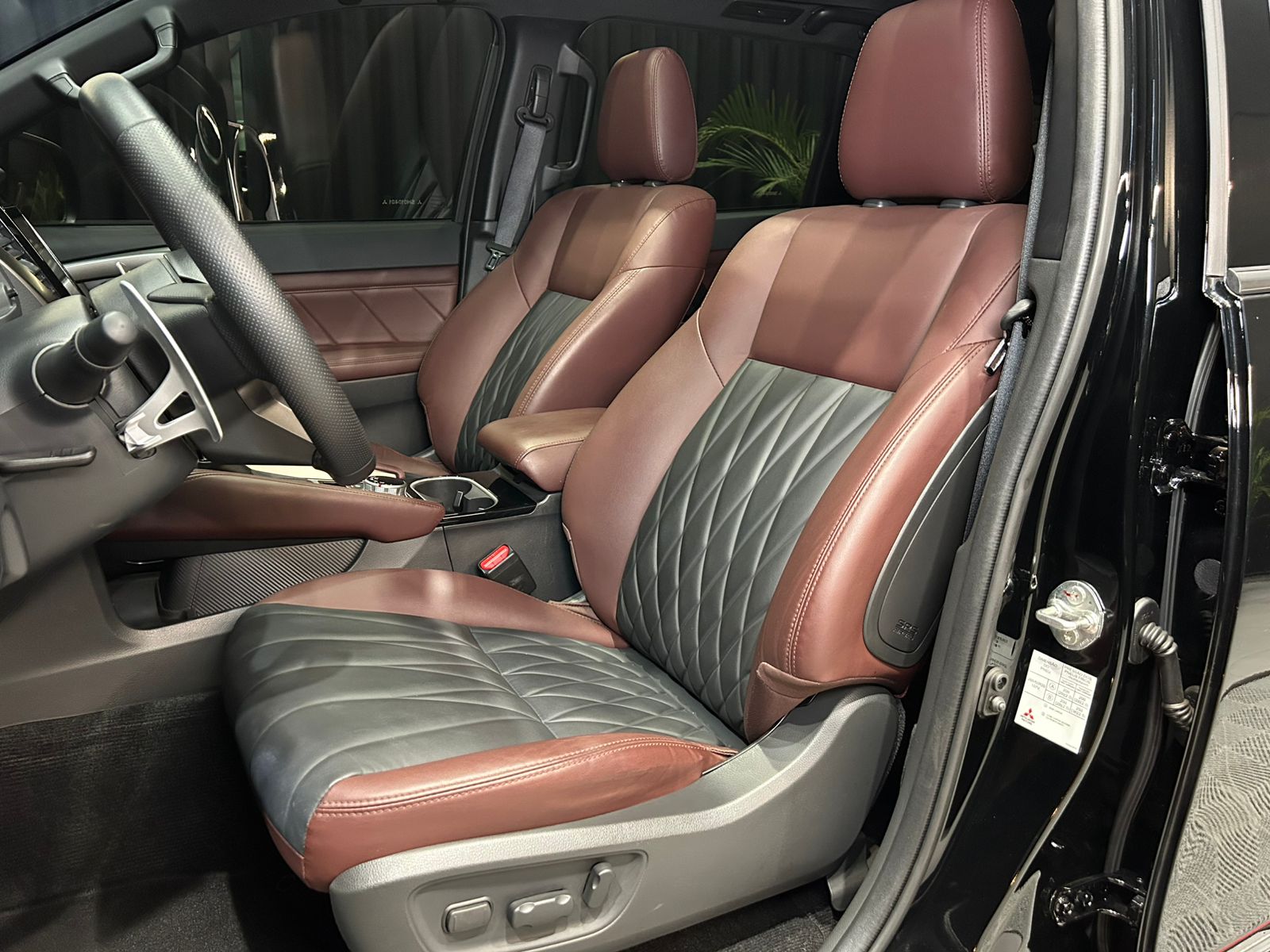 MITSUBISHI PAJERO SPORT 2.4 16V MIVEC TURBO LEGEND BLACK AWD7